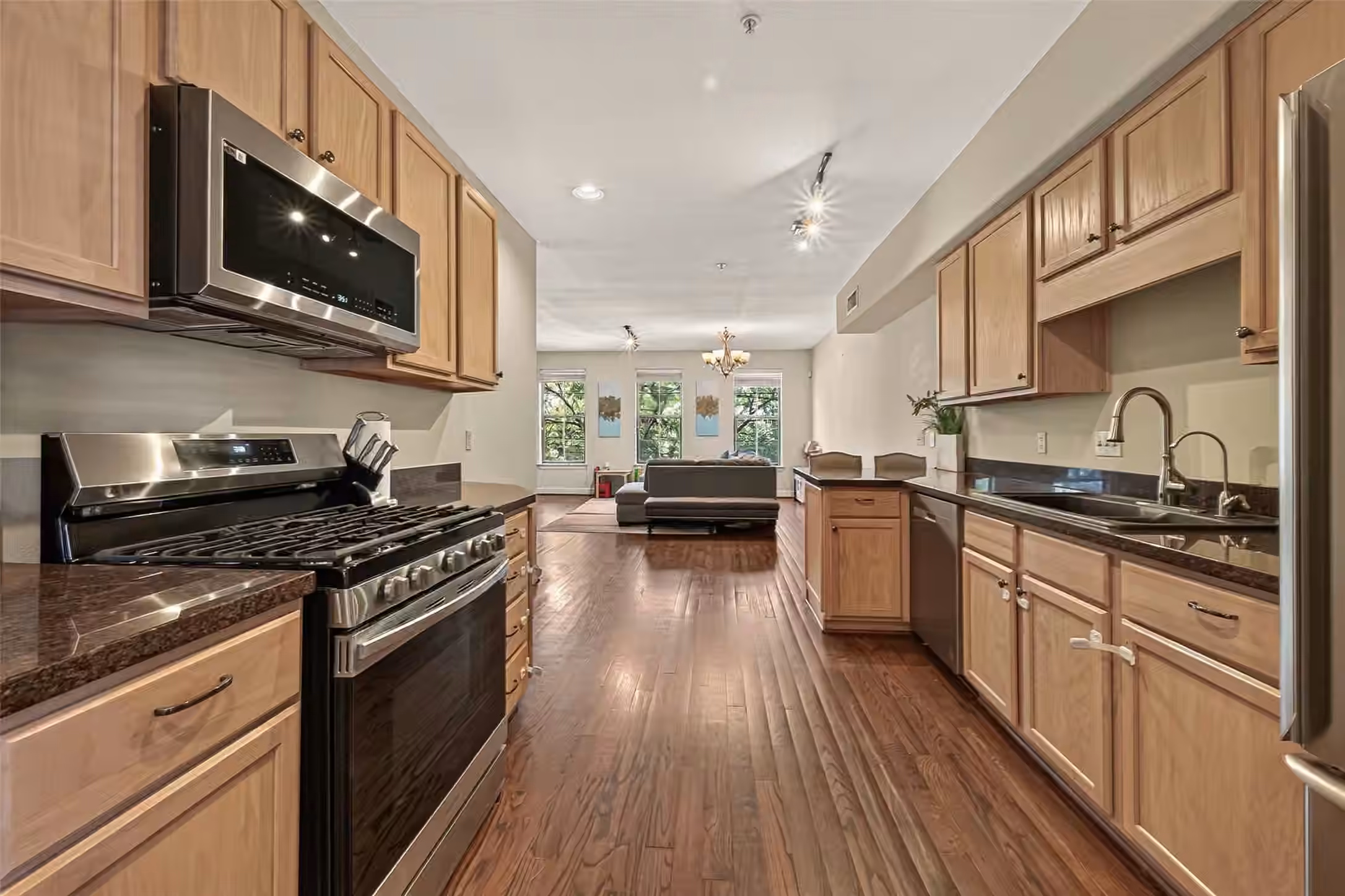 Photo 5 of 1602 Elgin St Street 11, Houston, TX
