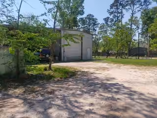 Photo 5 of 14633 Half Circle, Splendora, TX