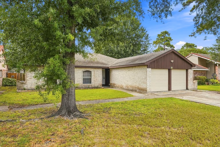 Photo 4 of 5531 Maplegate Drive, Spring, TX