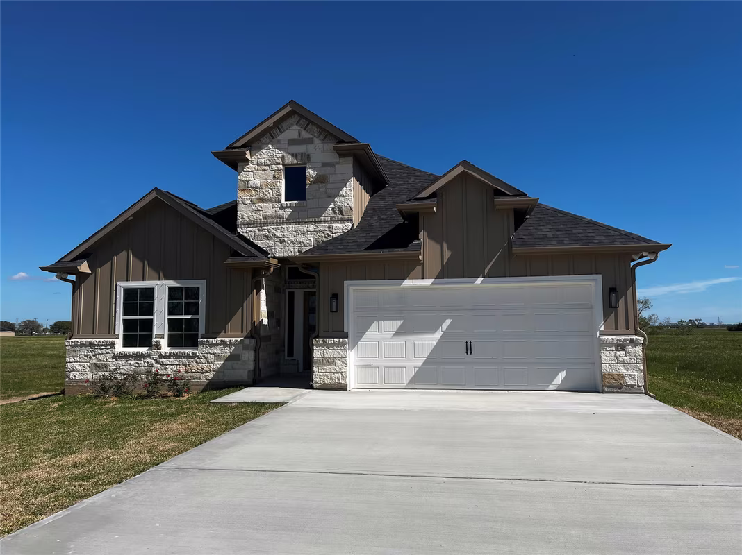 Photo of 471 Buffalo Trail Trail, Angleton, TX 77515