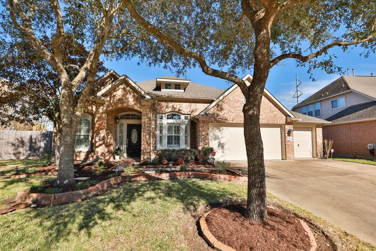 Photo 4 of 852 Shoal Pointe Lane, League City, TX