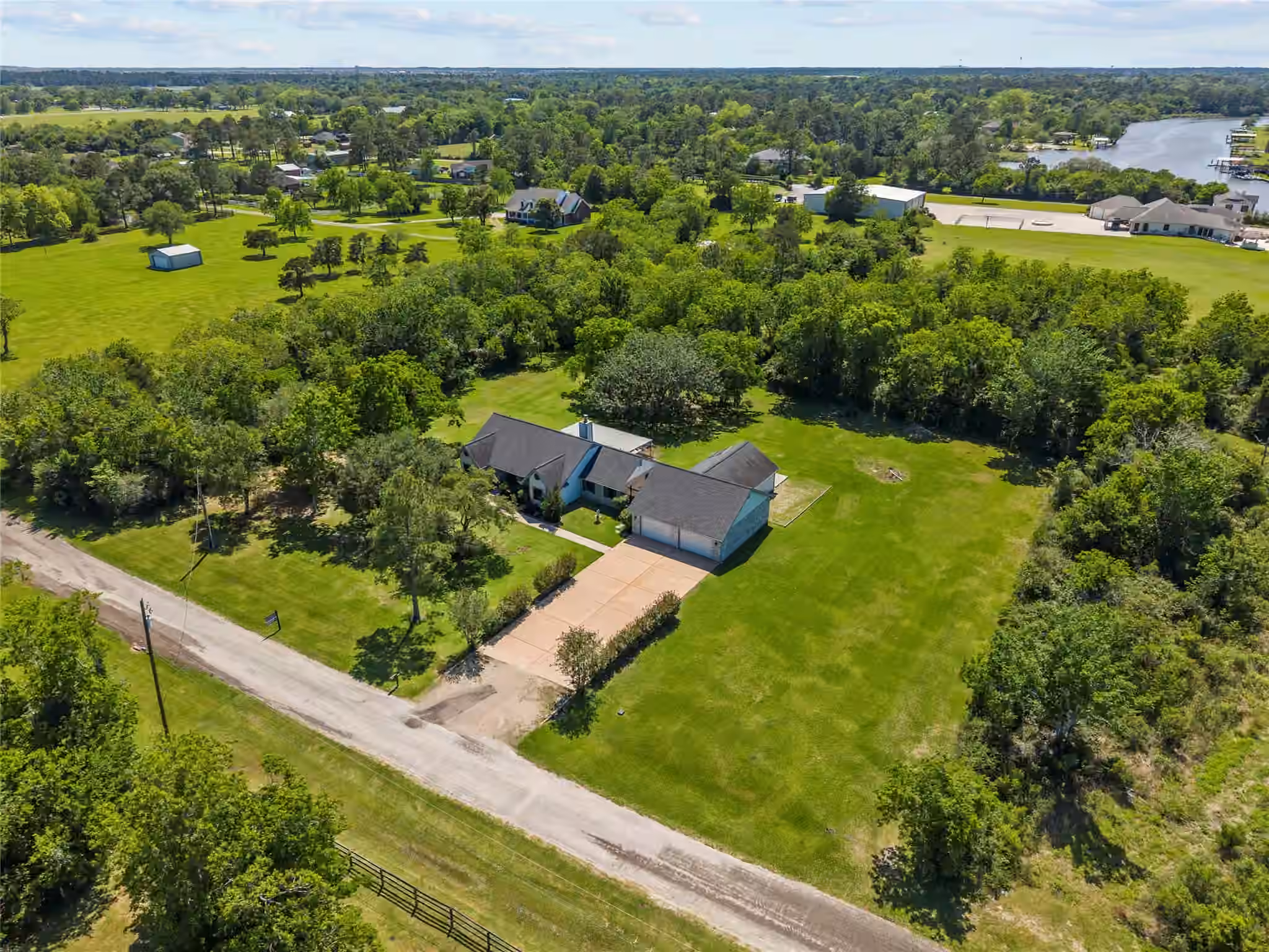 Photo of 5018 Starboard Lane, Dickinson, TX 77539