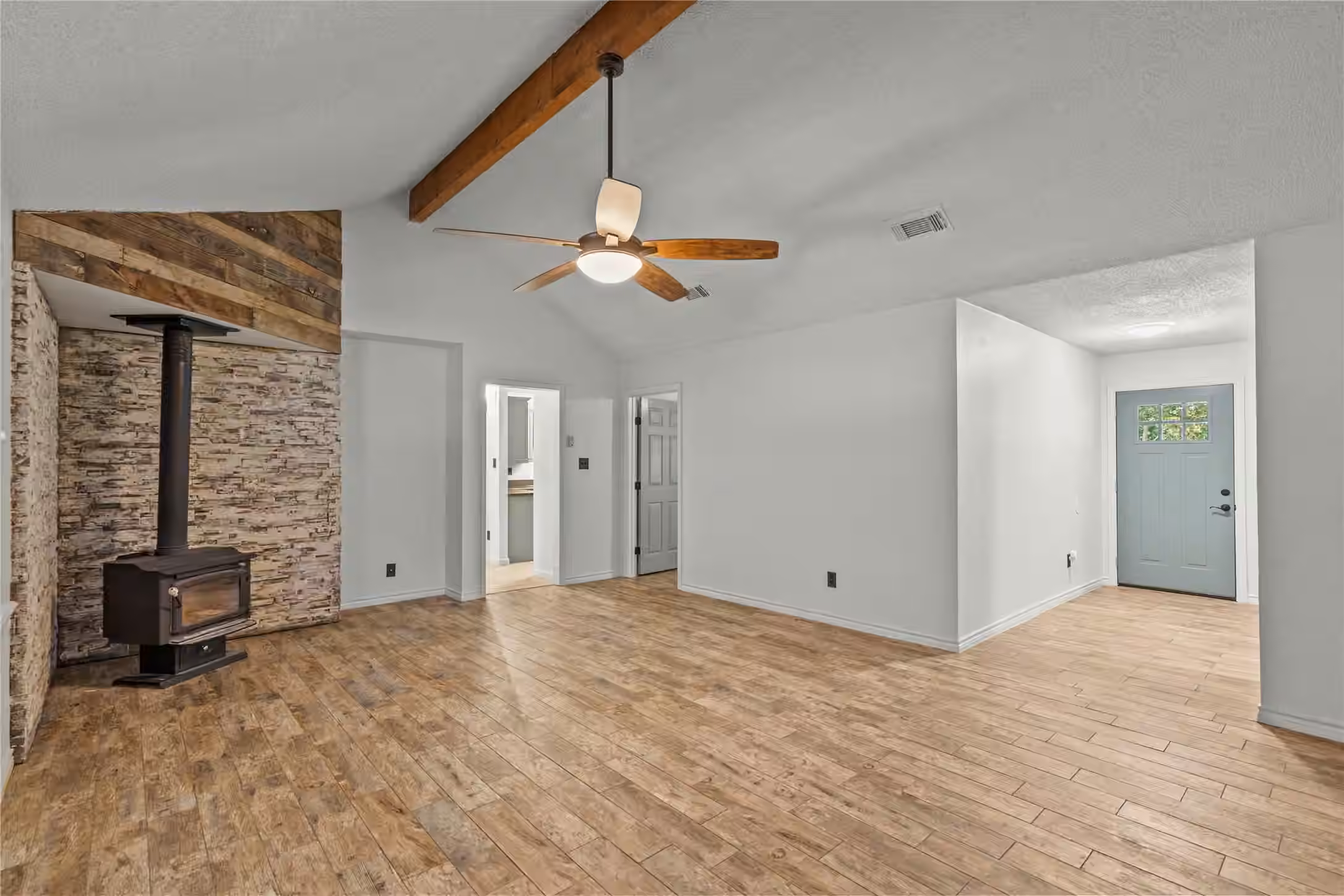 Photo 7 of 5018 Starboard Lane, Dickinson, TX