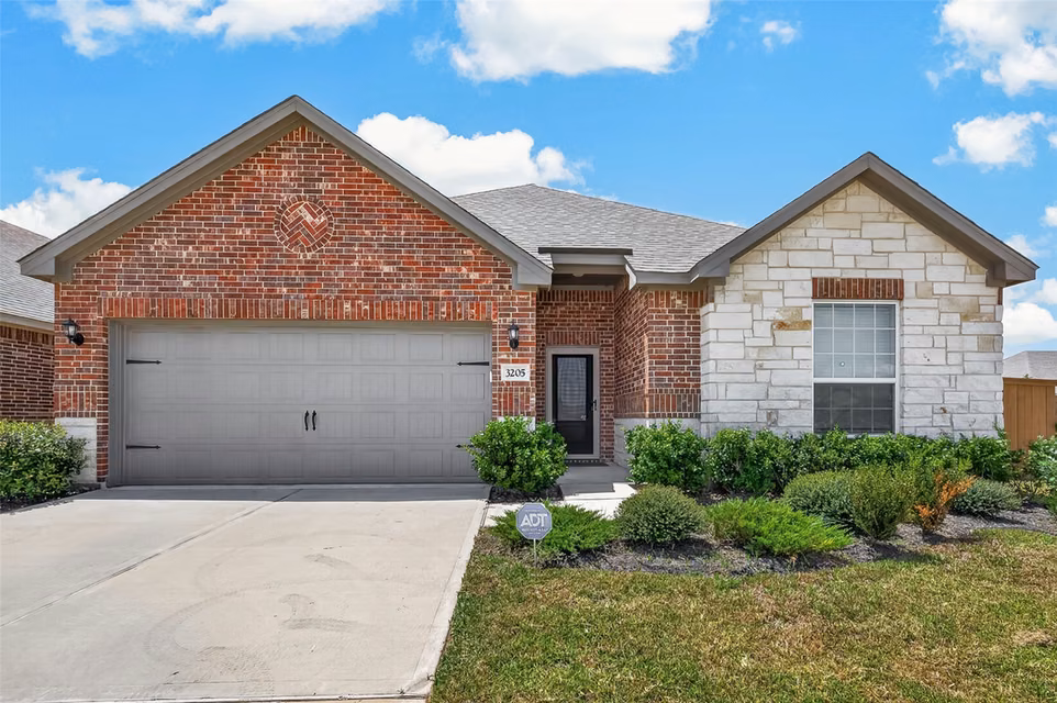Photo of 3205 Foresail Lane, Santa Fe, TX 77510
