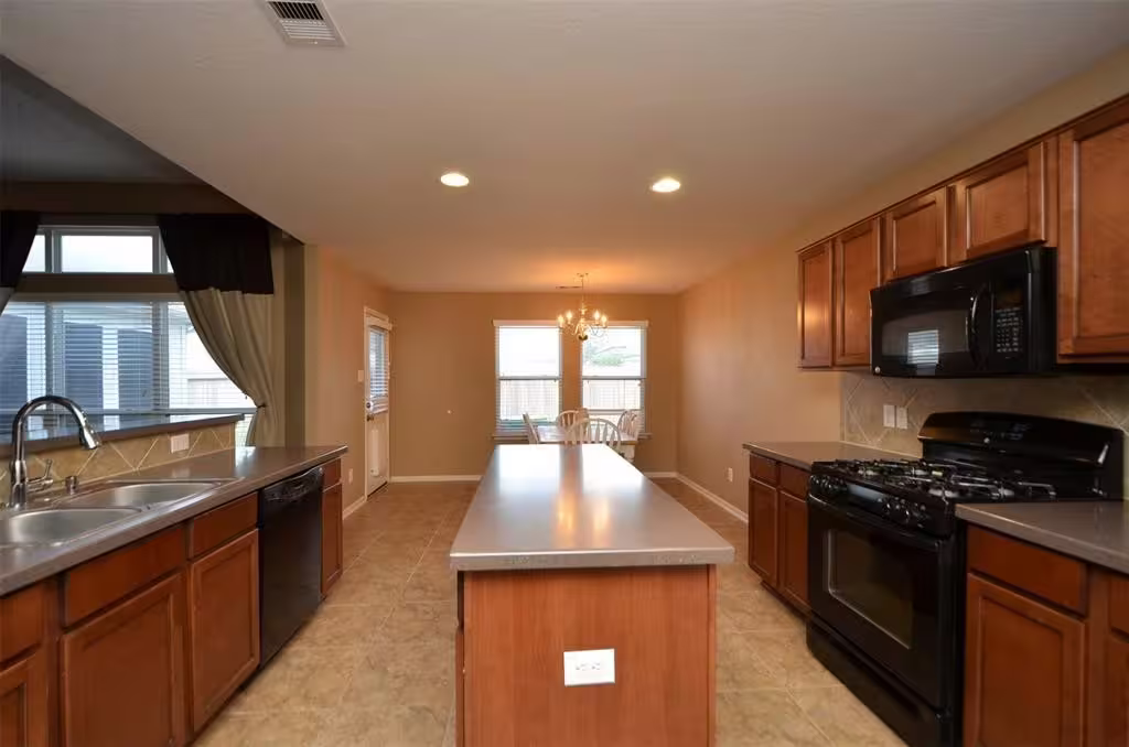 Photo 5 of 4818 Wilderness Glen Court, Katy, TX