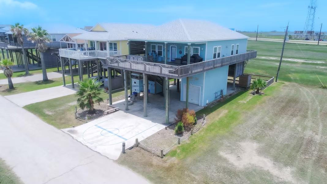 Photo 2 of 13231 Jolly Roger Drive, Freeport, TX