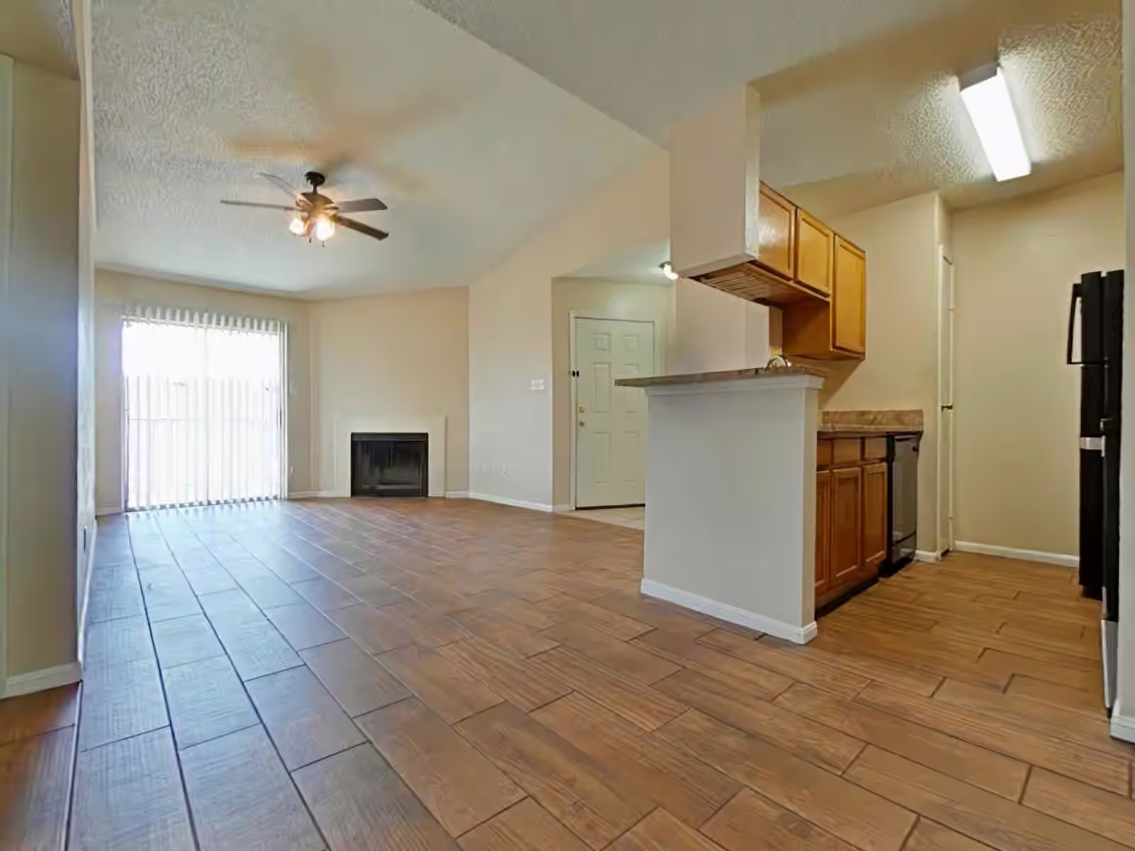 Photo 7 of 3770 Lovers Wood Lane 1005, Houston, TX