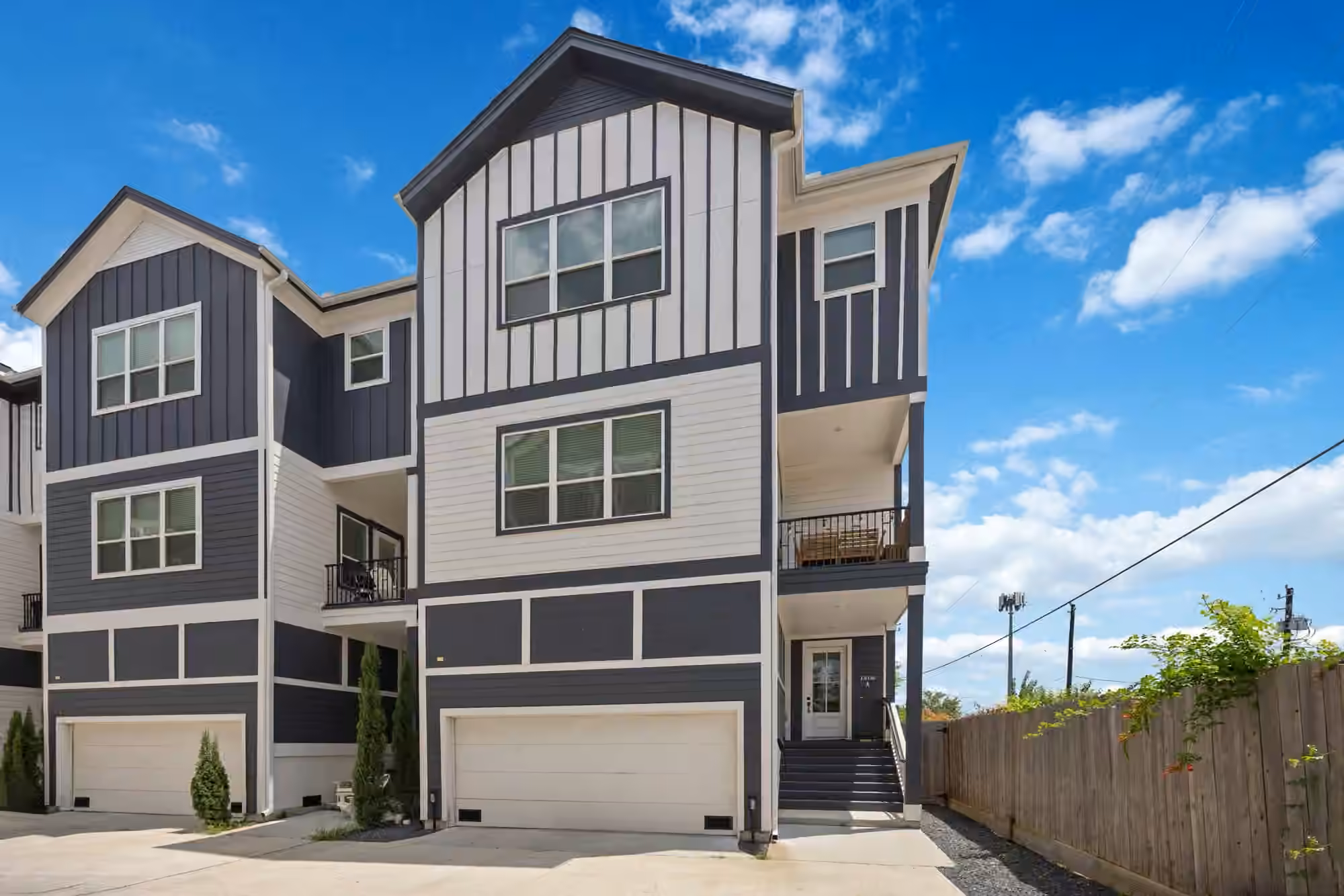 Photo 3 of 1406 W 21st Street A, Houston, TX