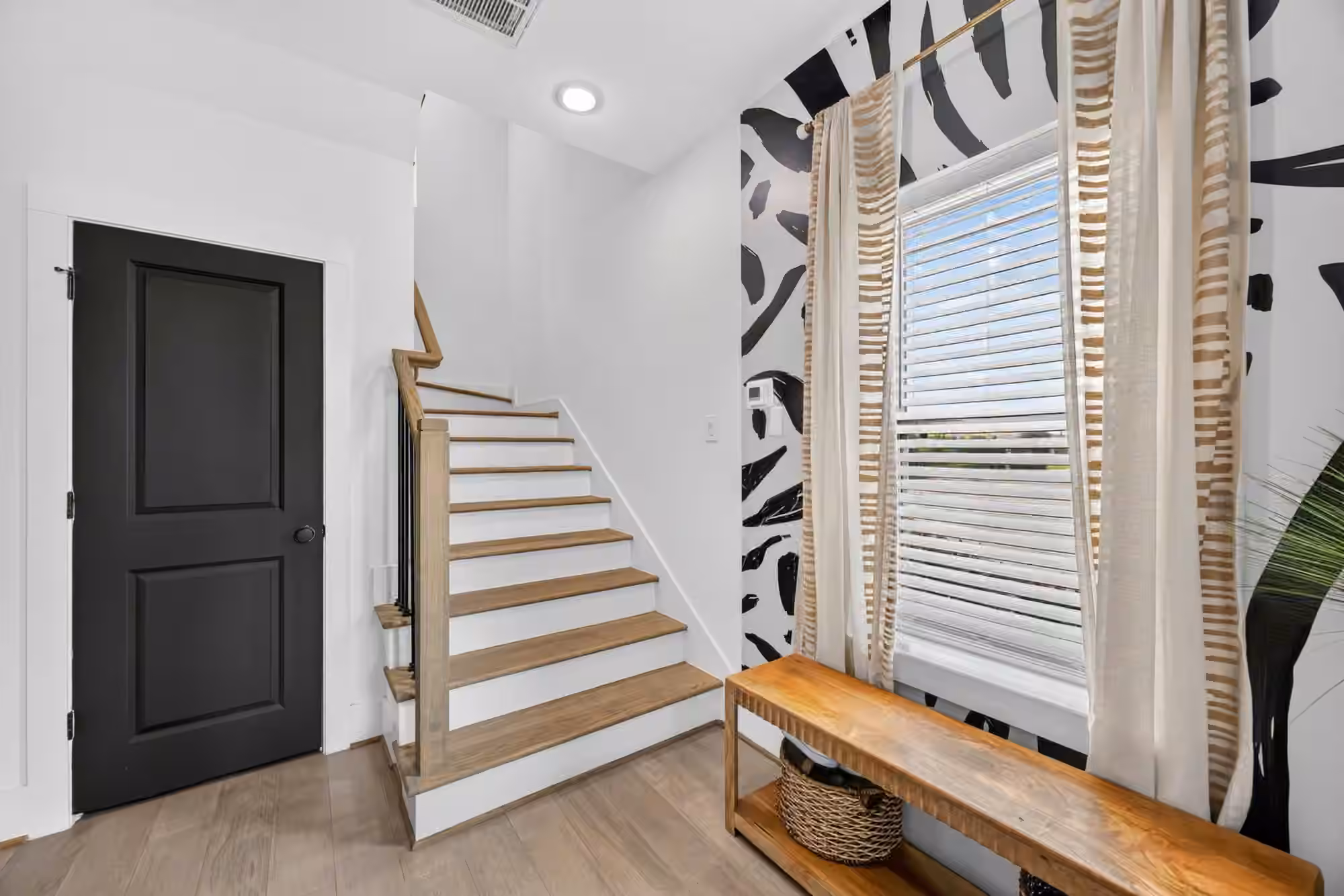 Photo 5 of 1406 W 21st Street A, Houston, TX