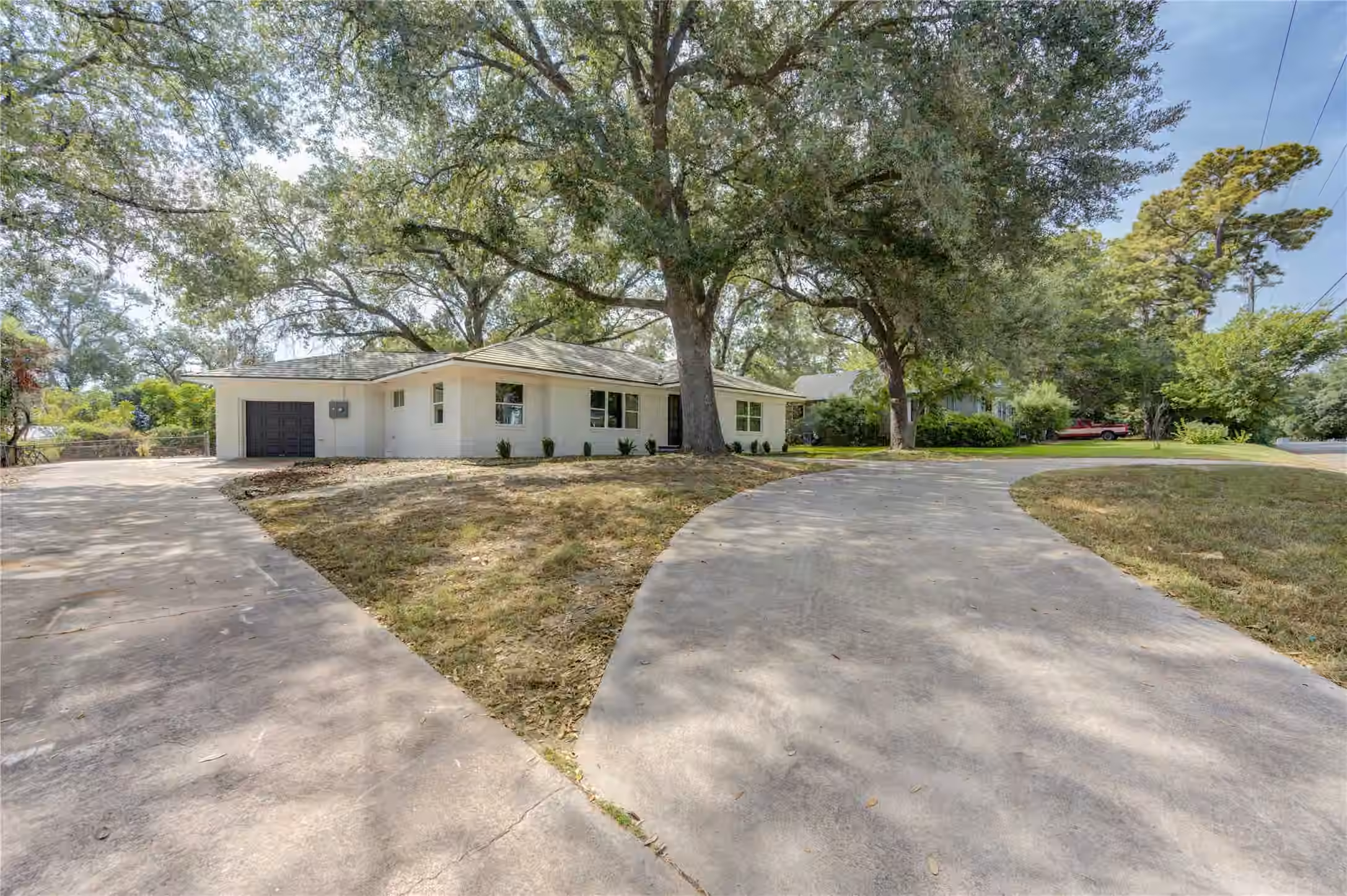Photo 3 of 713 S Holland Street, Bellville, TX