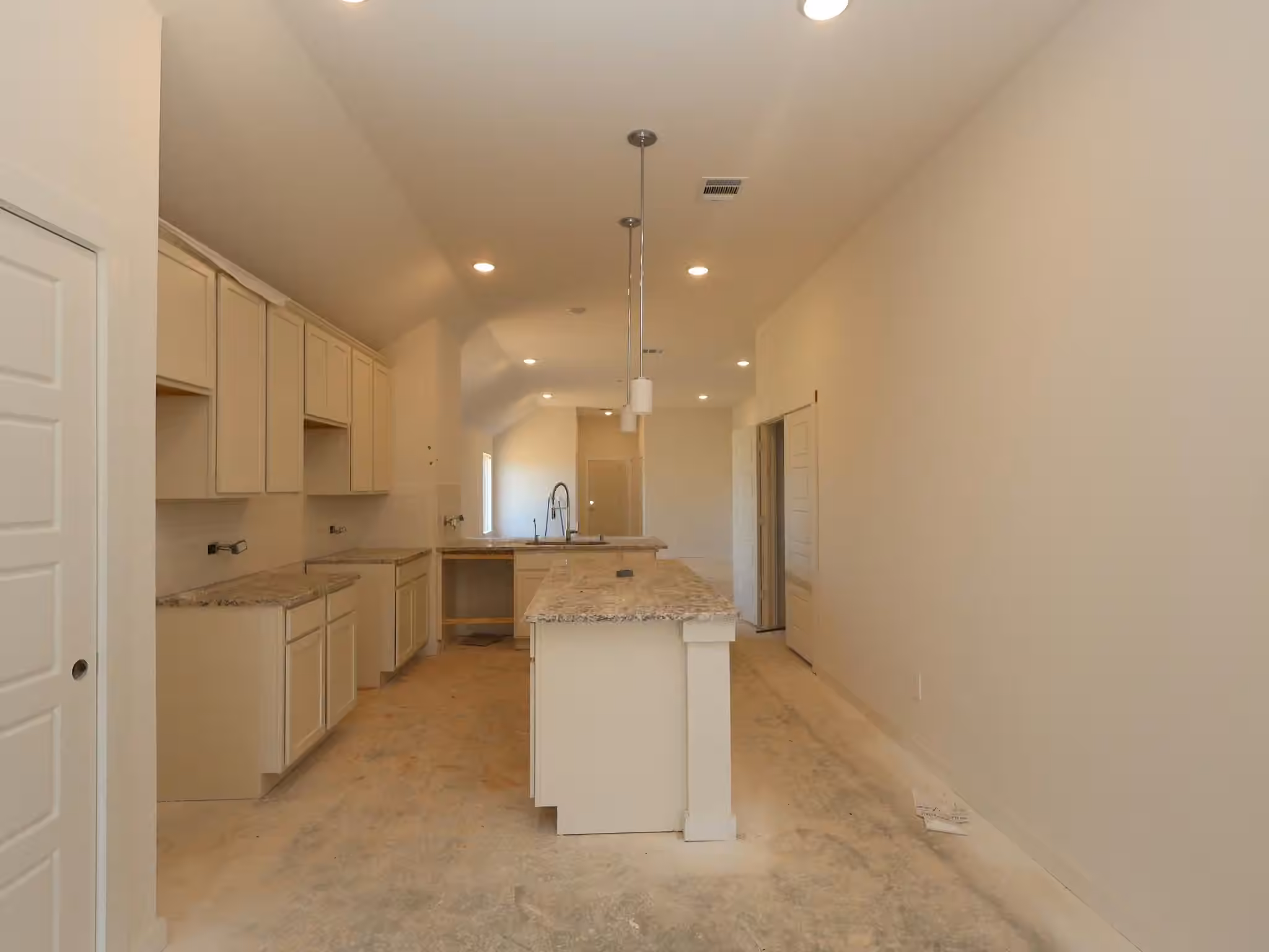 Photo 3 of 10220 Burton Path, Montgomery, TX