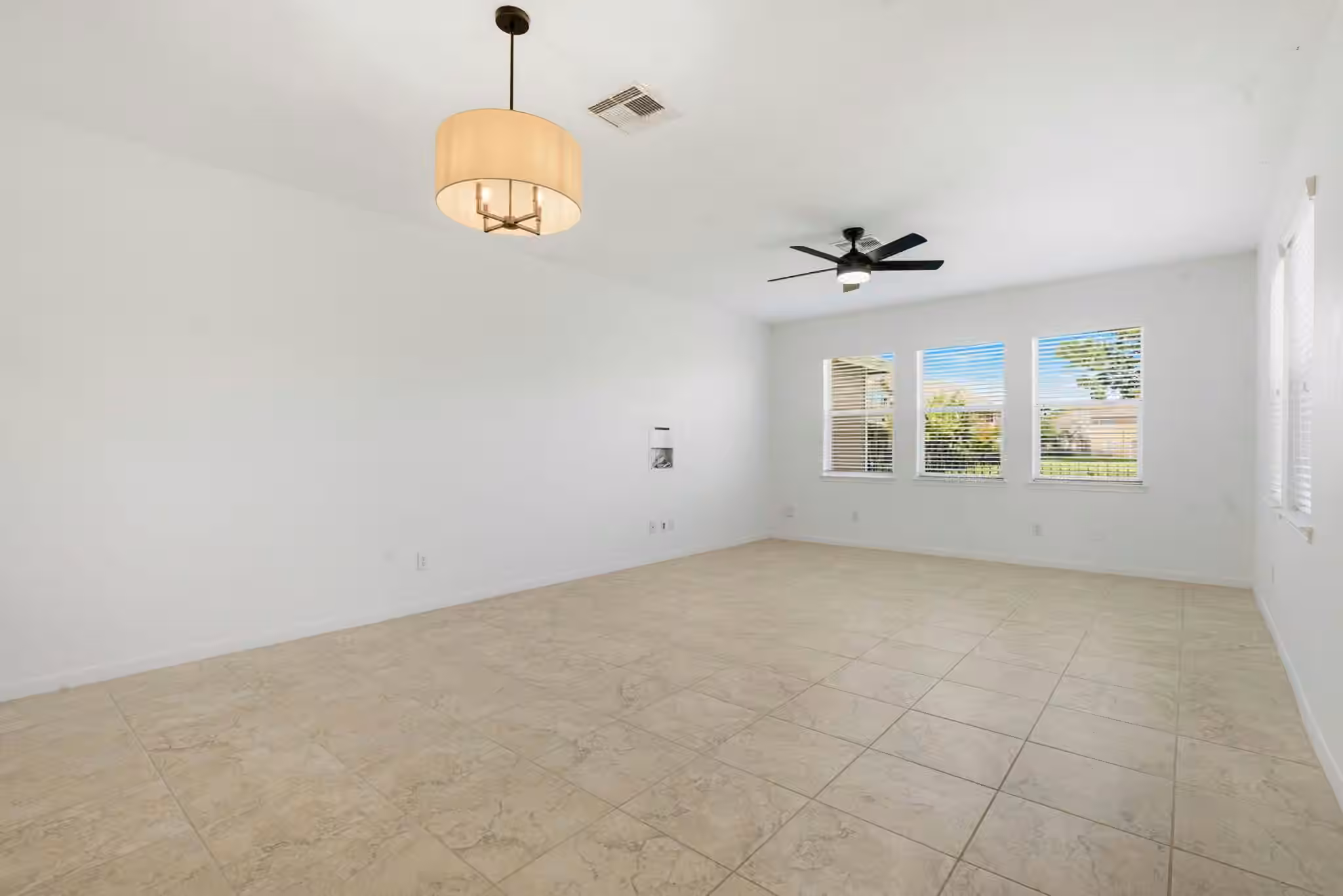 Photo 6 of 18714 Serenity Loch Drive, Spring, TX