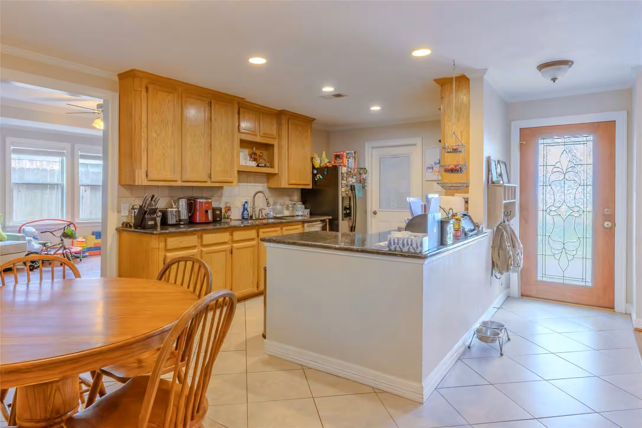 Photo 5 of 625 S Remington Drive, Angleton, TX