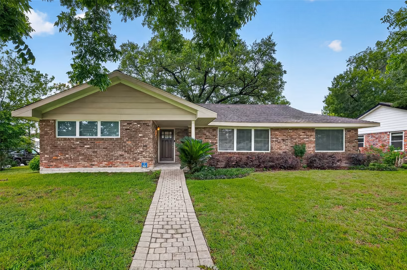 Photo 2 of 4501 Waycross Drive, Houston, TX