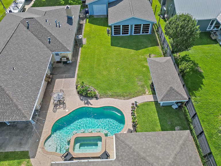 Photo of 9926 Ocean Drive, Beach City, TX