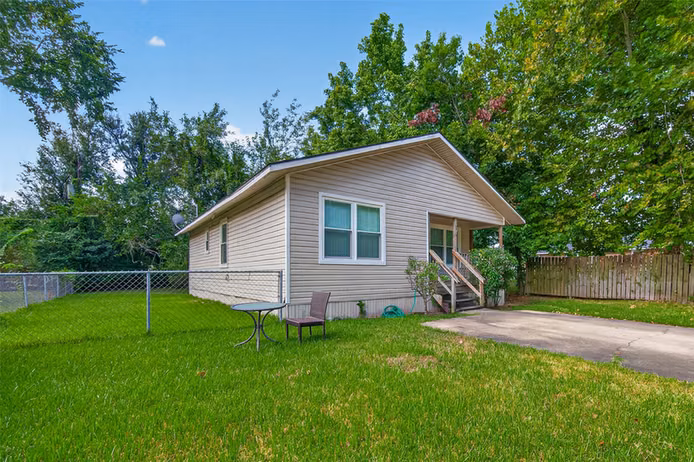 Photo 3 of 6010 Woodview Drive, Houston, TX