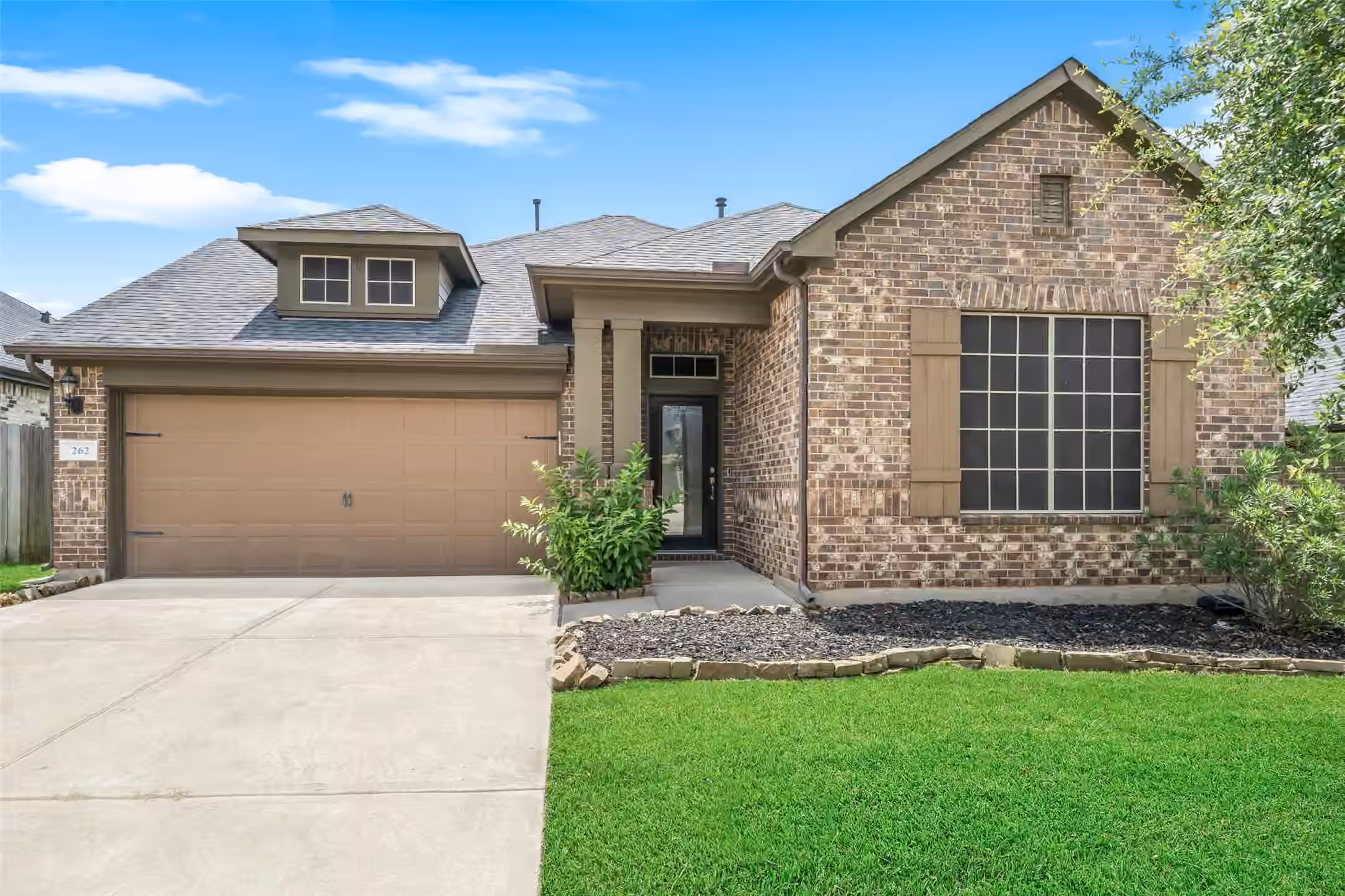 Photo of 262 Pleasant Hill Way, Conroe, TX 77304