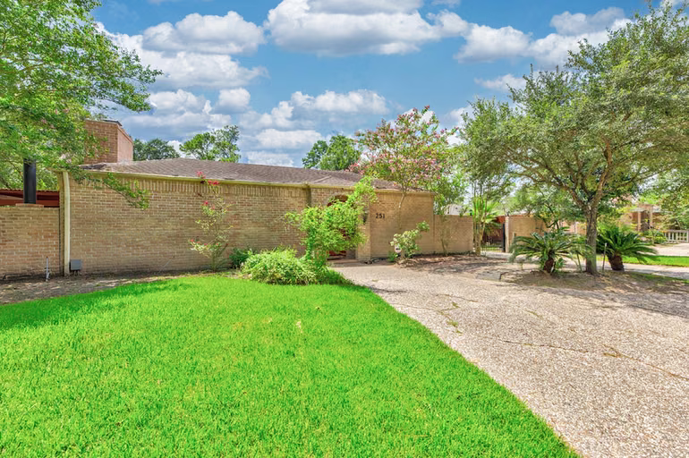 Photo 3 of 251 Gessner Road, Houston, TX