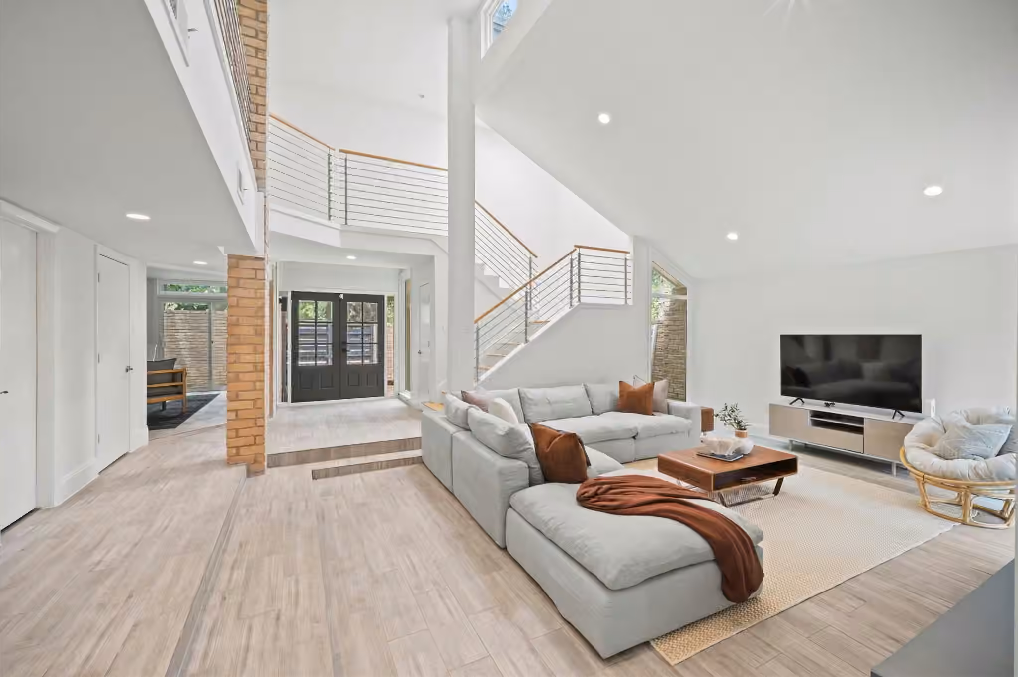 Photo 3 of 15573 Memorial Drive, Houston, TX