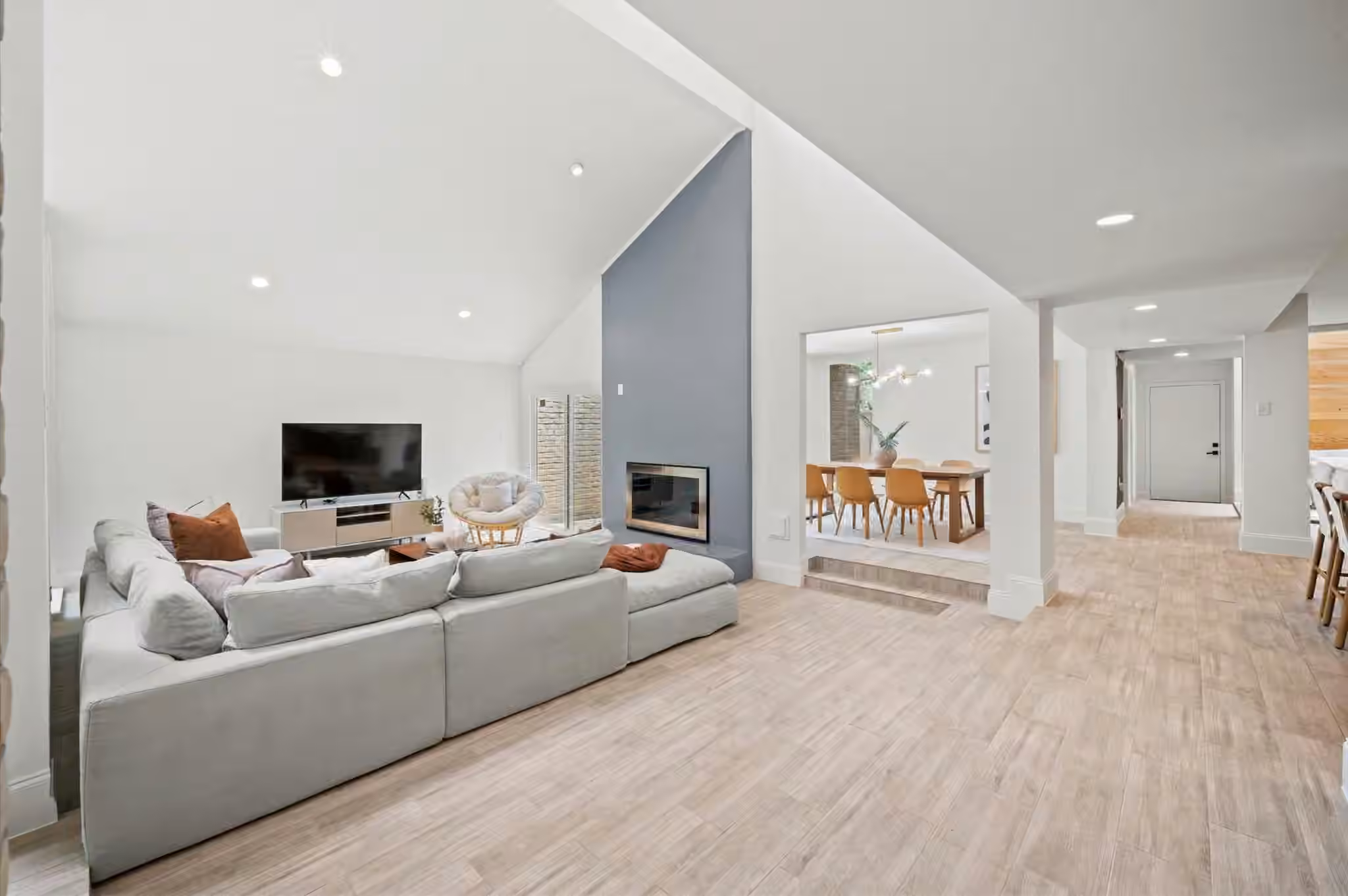 Photo 4 of 15573 Memorial Drive, Houston, TX