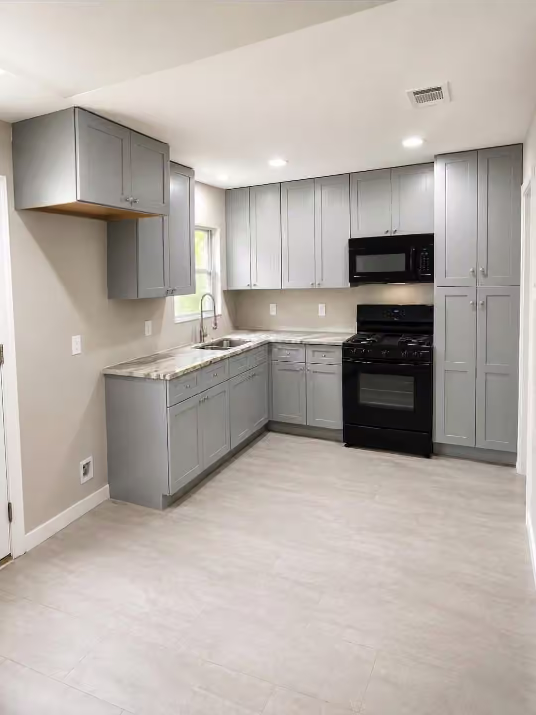 Photo 3 of 5859 Thrush Street, Houston, TX