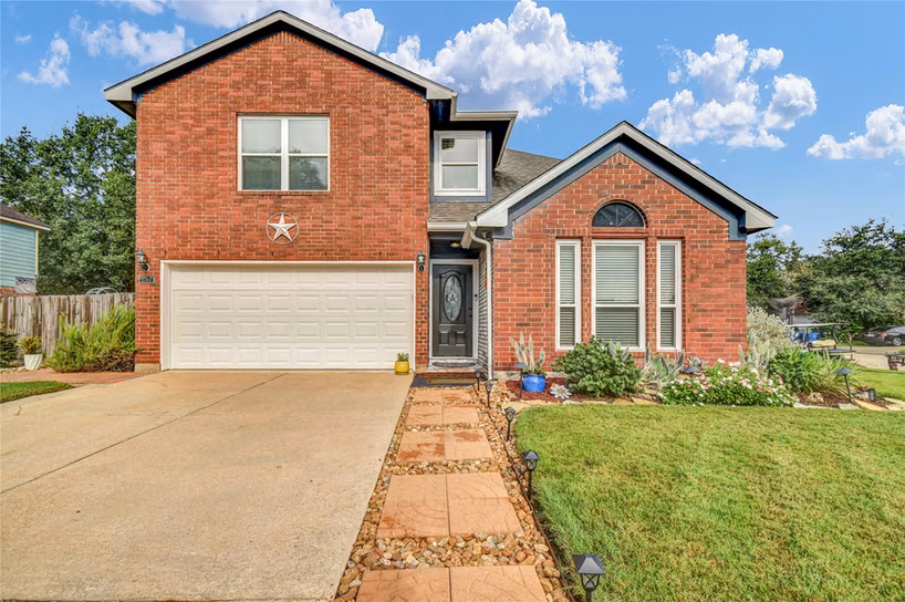 Photo of 257 N Ranch House Road, Angleton, TX 77515
