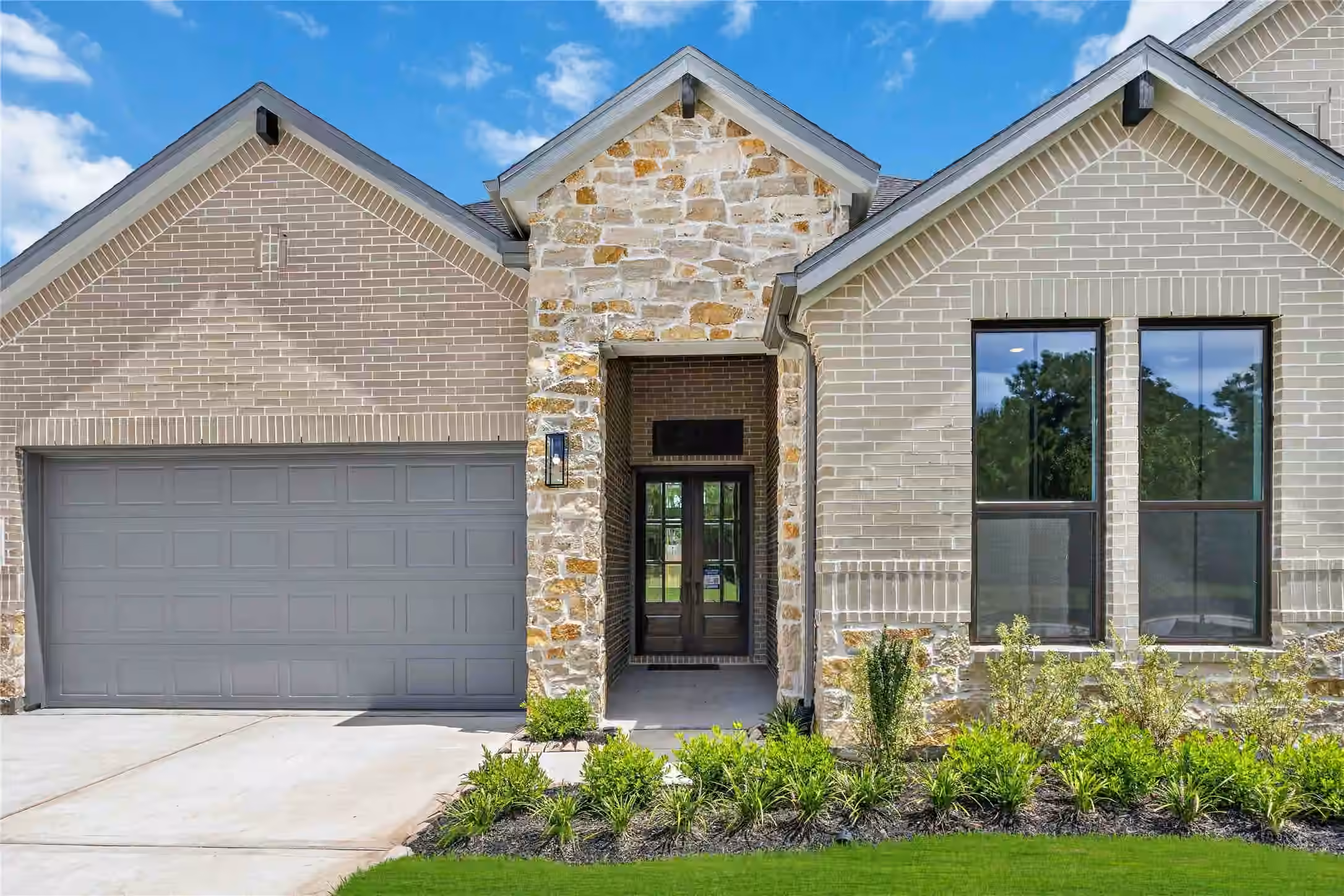 Photo 3 of 2505 Barton Creek Trail Dr, Friendswood, TX