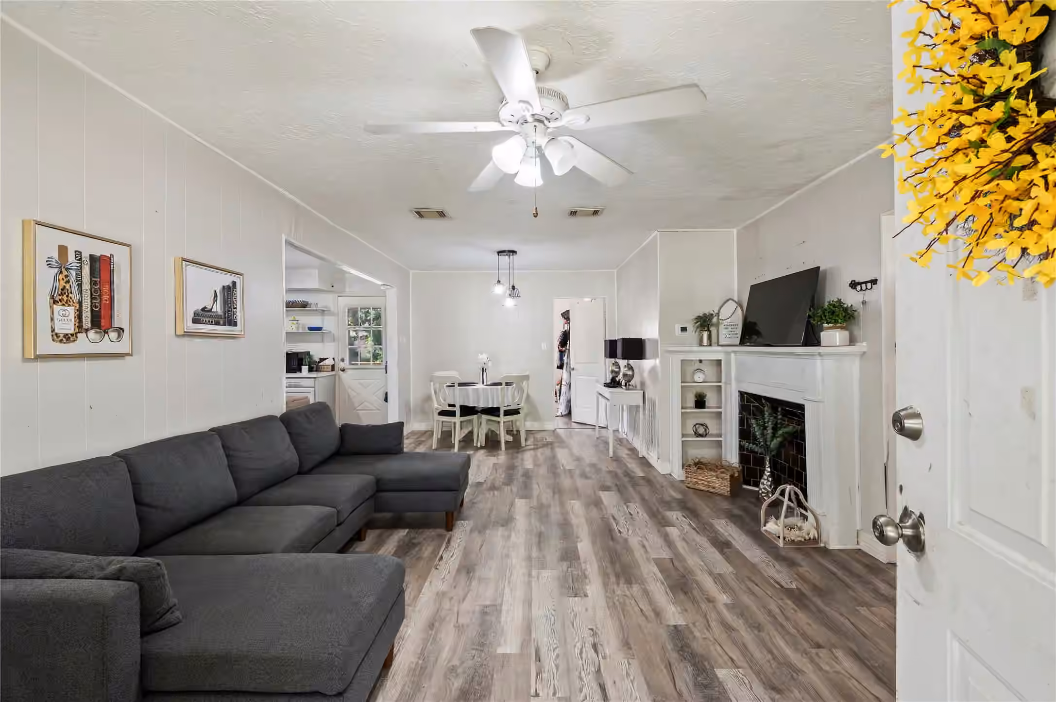 Photo 4 of 1427 Hankamer Street, Pasadena, TX