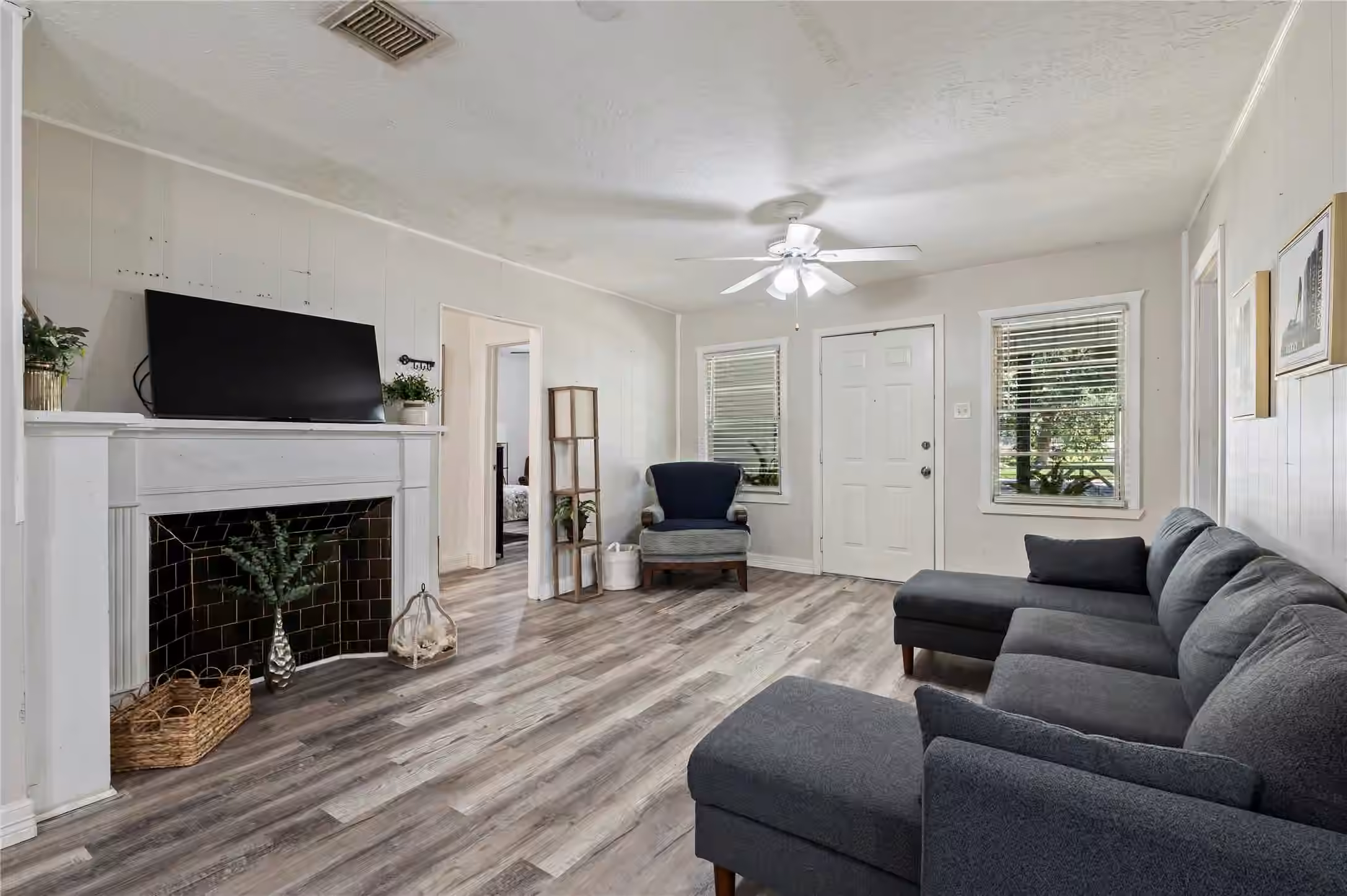 Photo 5 of 1427 Hankamer Street, Pasadena, TX