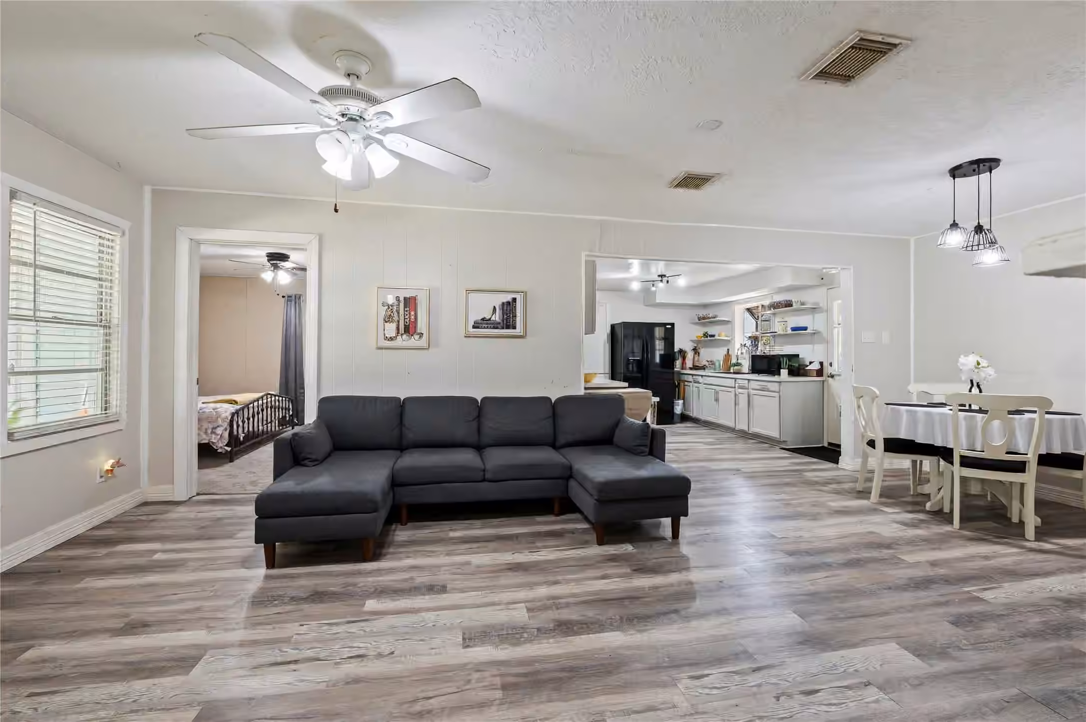 Photo 6 of 1427 Hankamer Street, Pasadena, TX