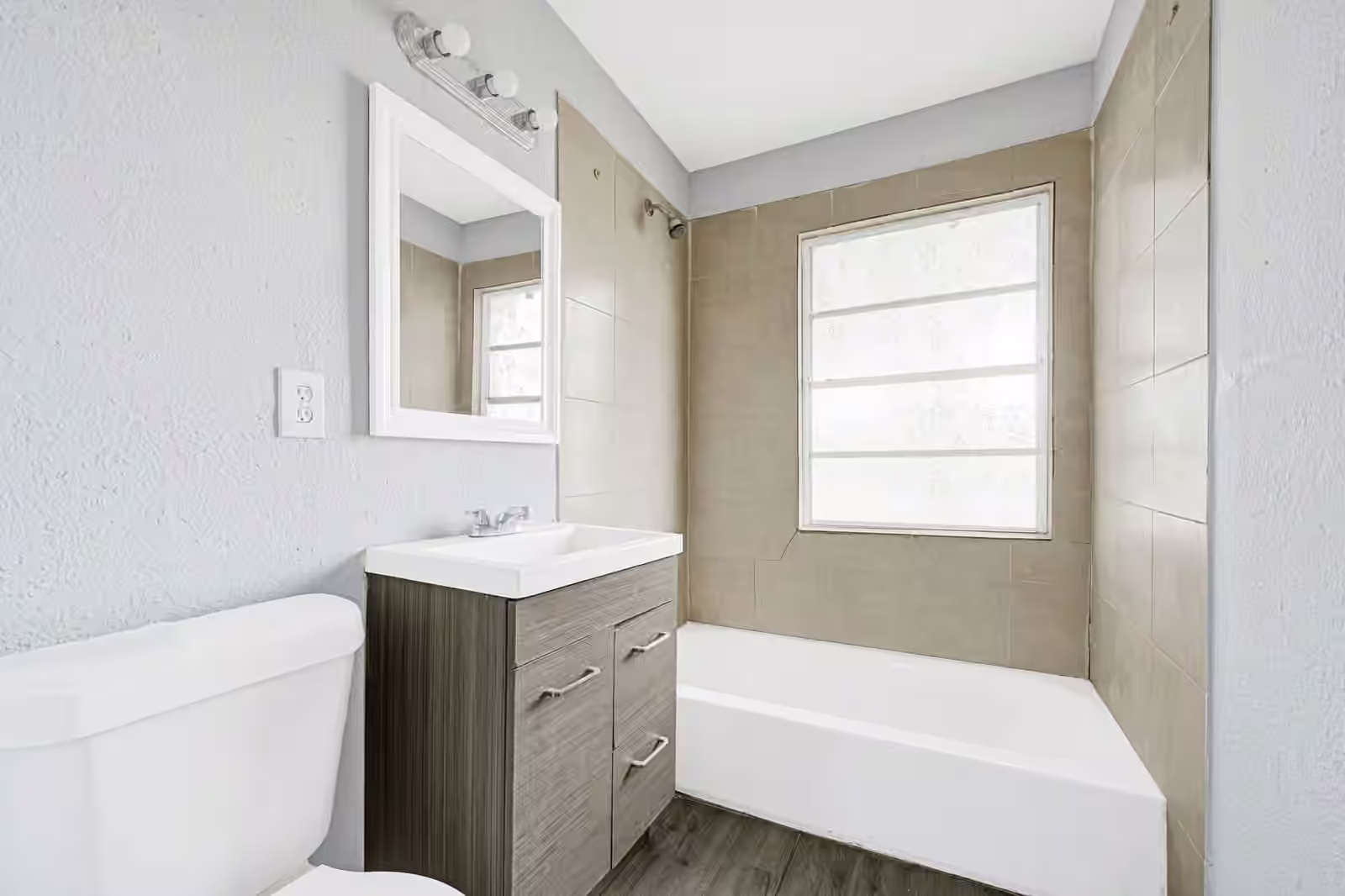 Photo 3 of 3910 Ward Street, Houston, TX