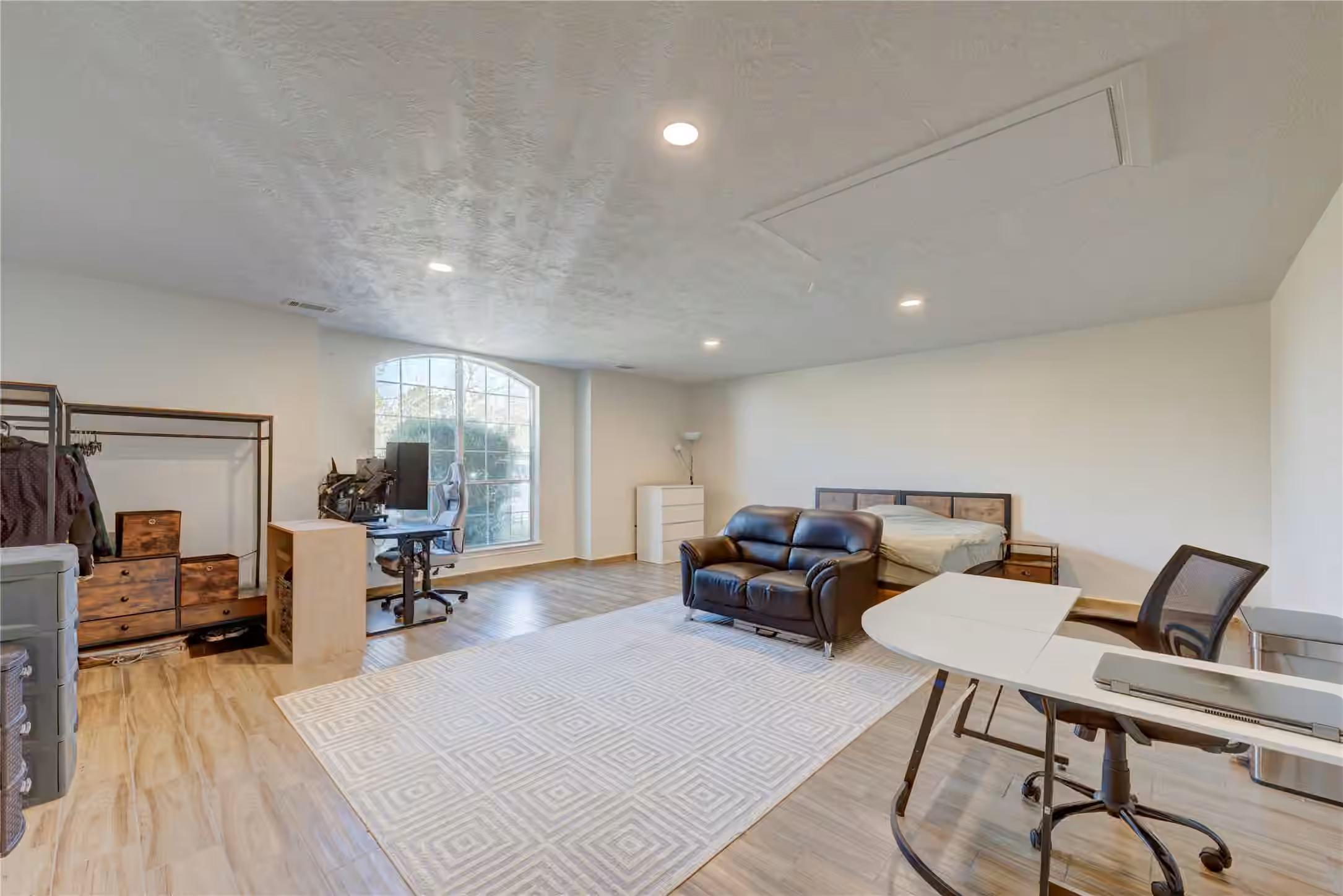 Photo 4 of 2742 Westchester Circle, Pearland, TX