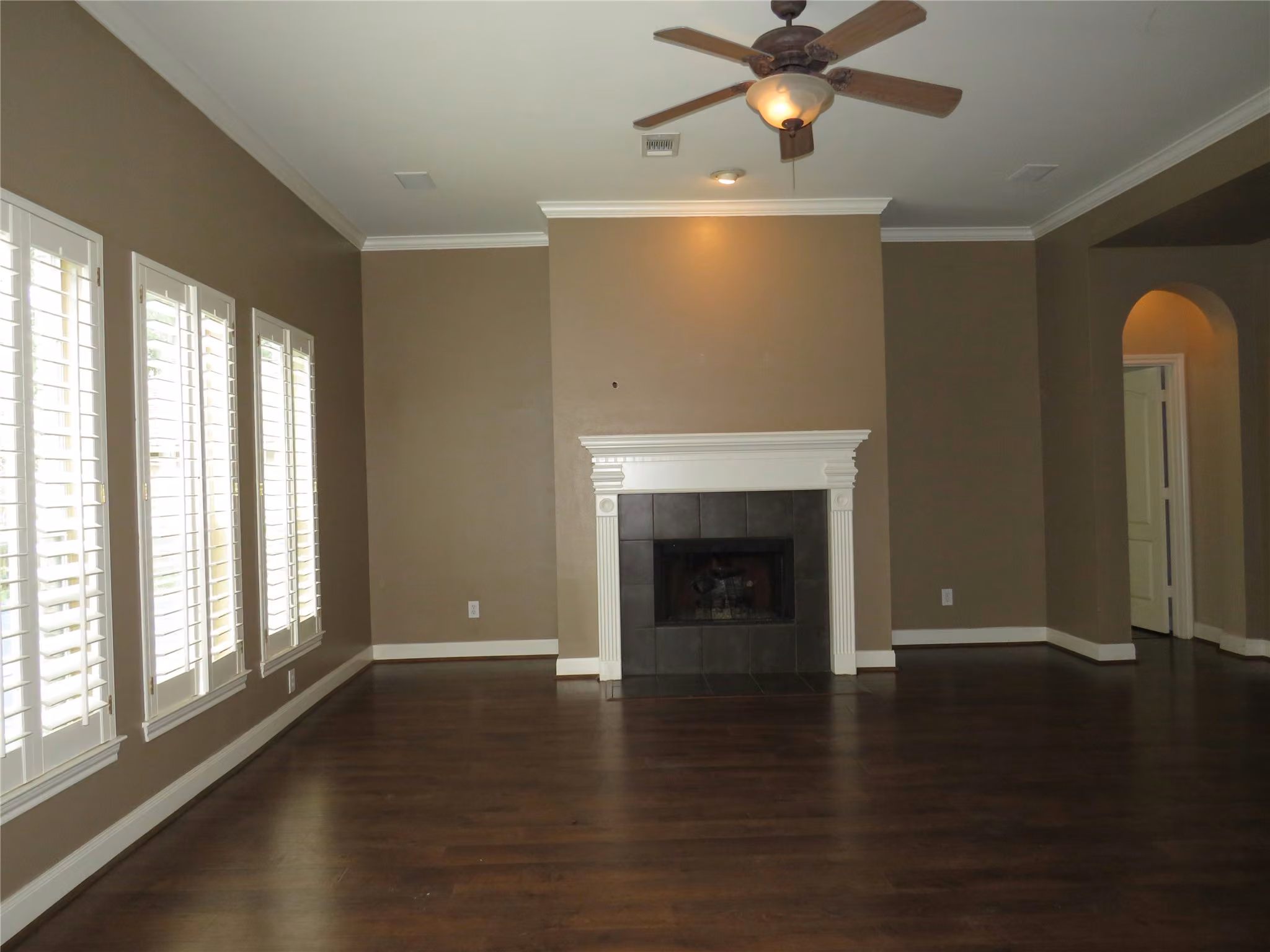 Photo 5 of 13322 Castlecombe Drive, Houston, TX