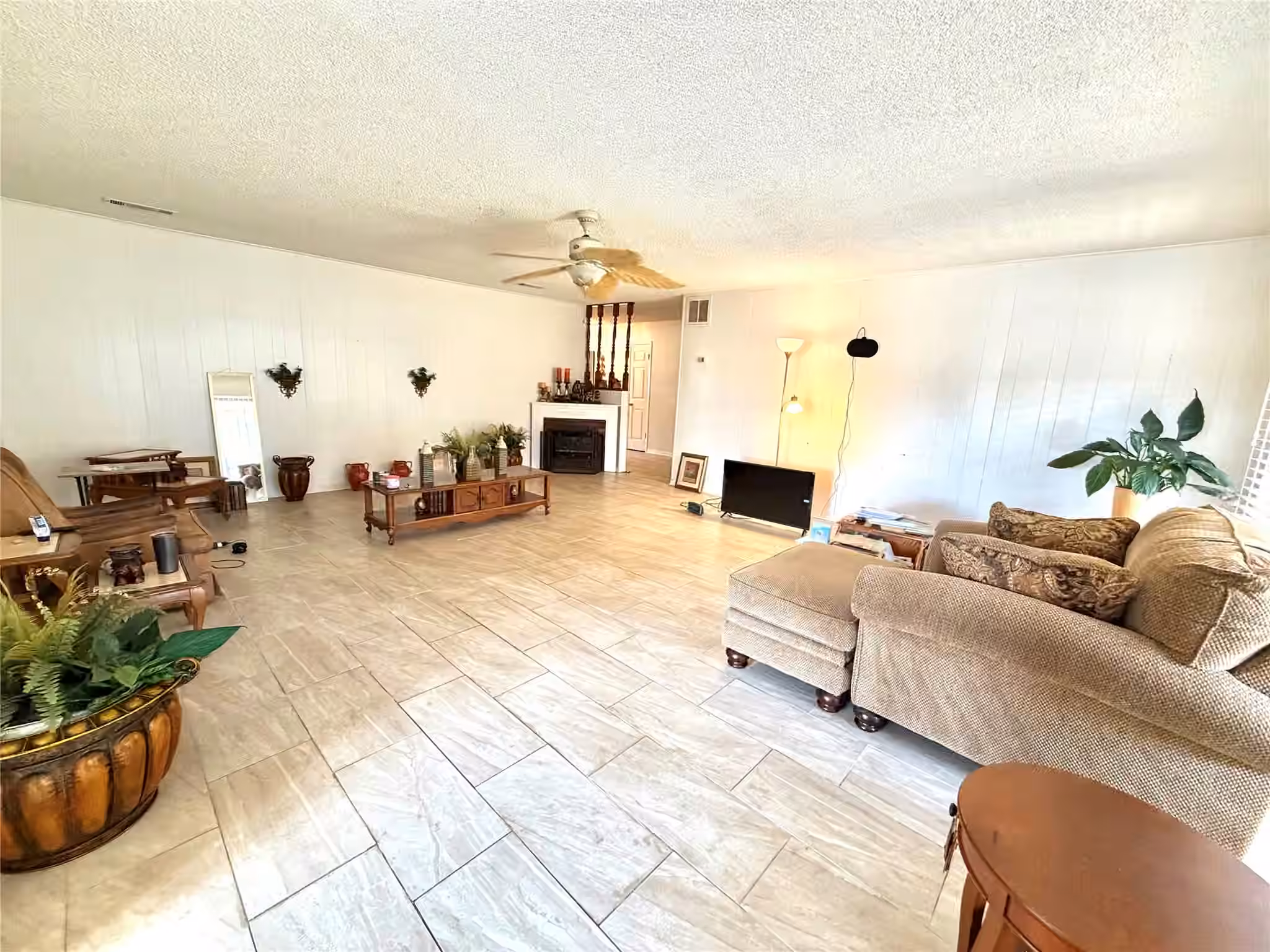 Photo 4 of 3704 Cork Drive, Houston, TX