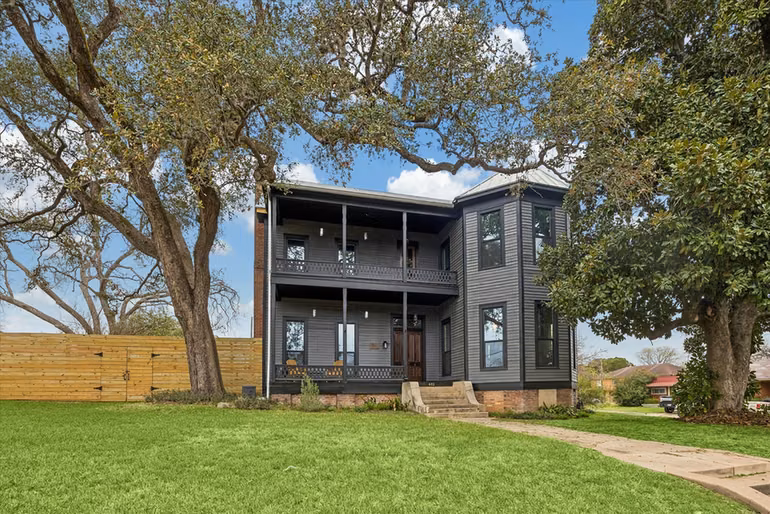 Photo 2 of 602 S Market Street, Brenham, TX
