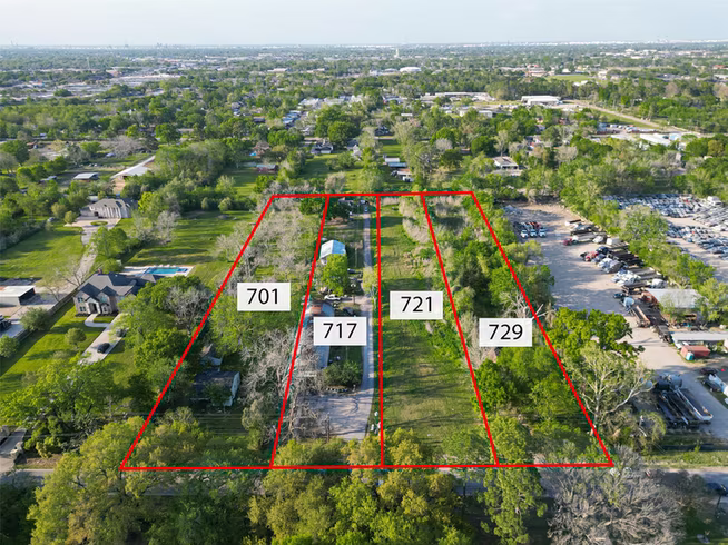 Photo 5 of 701 Crenshaw Road, Houston, TX