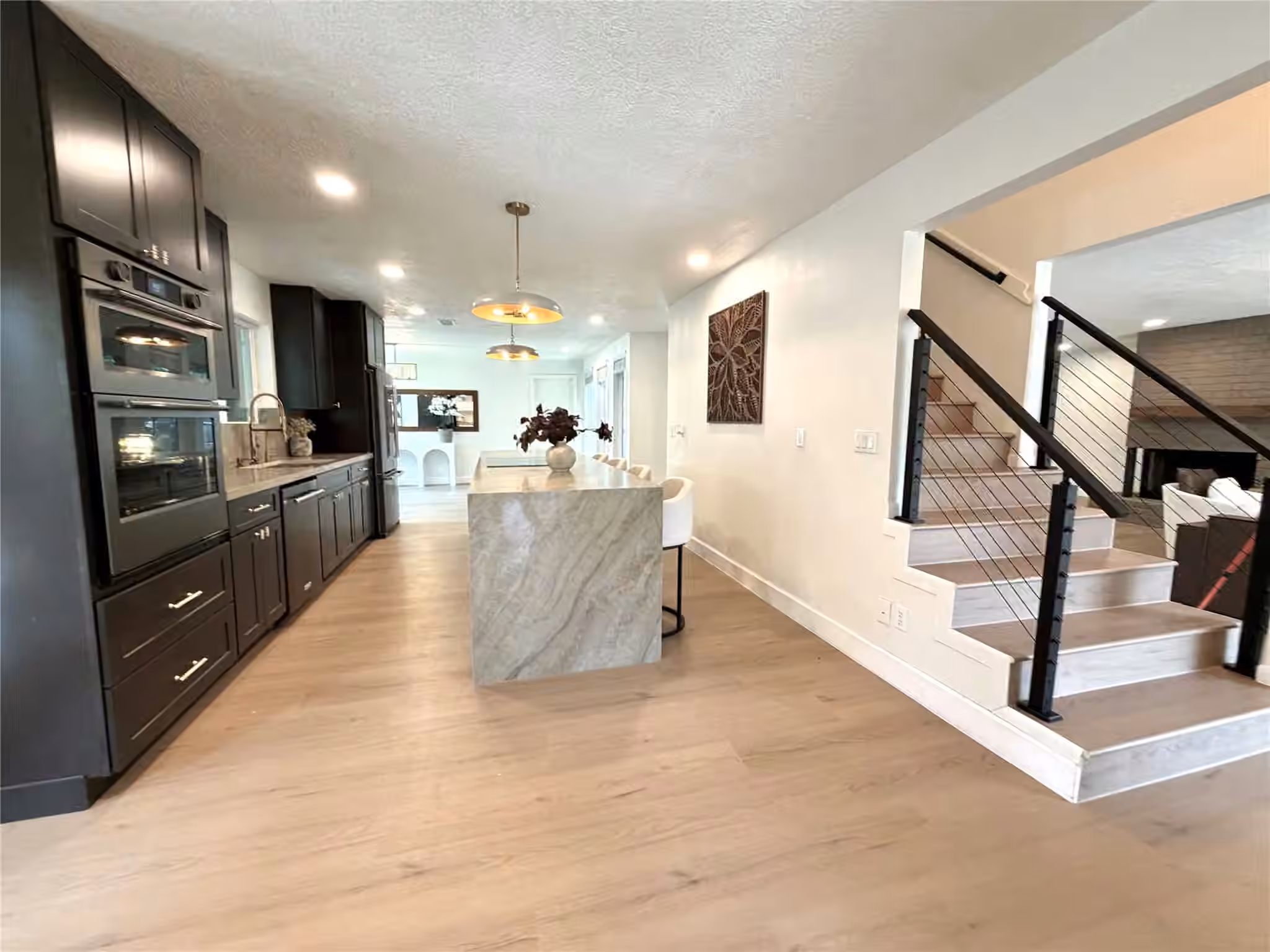 Photo 5 of 1315 Warwickshire Drive, Houston, TX