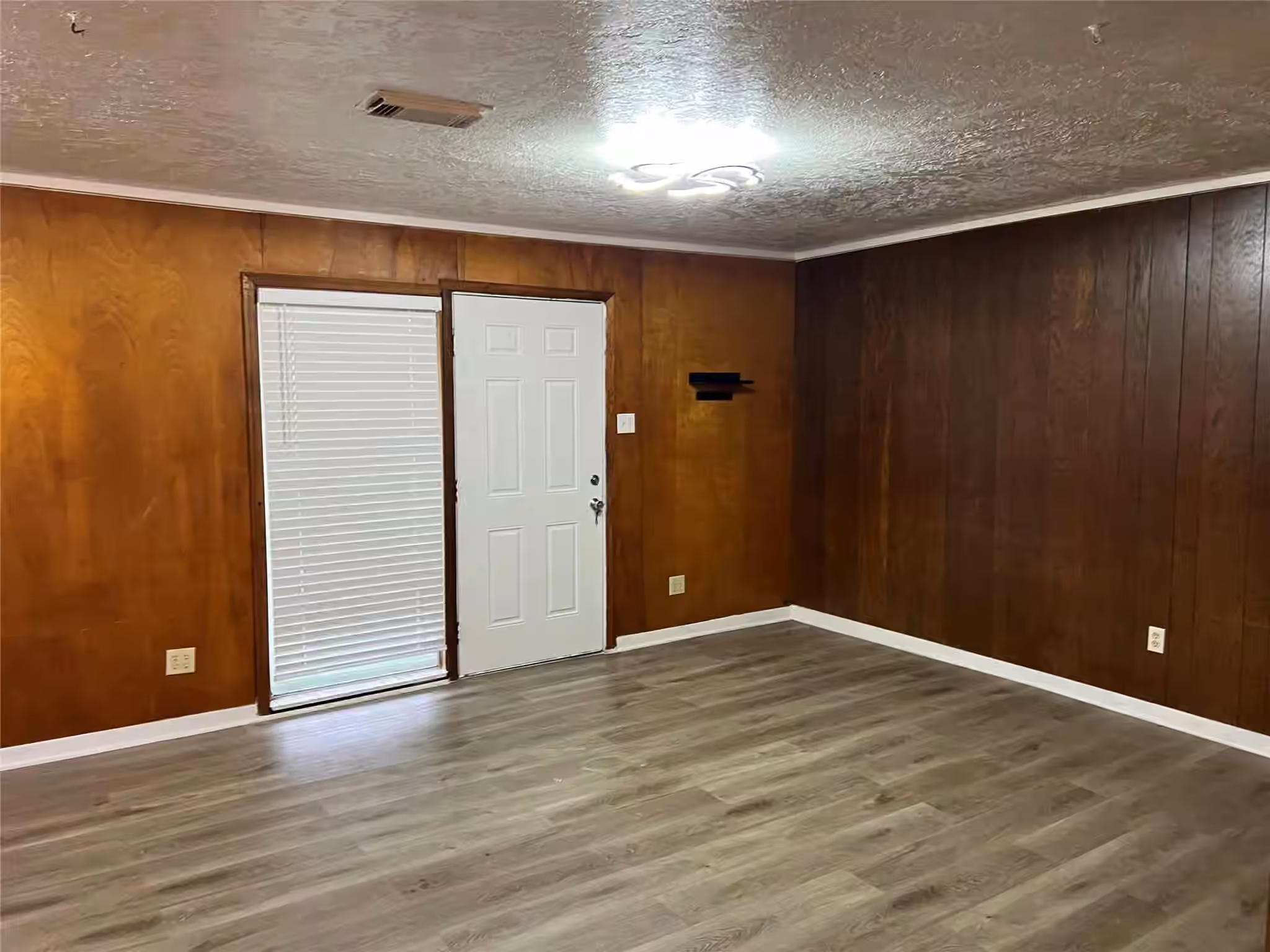 Photo 4 of 215 13th Street, San Leon, TX