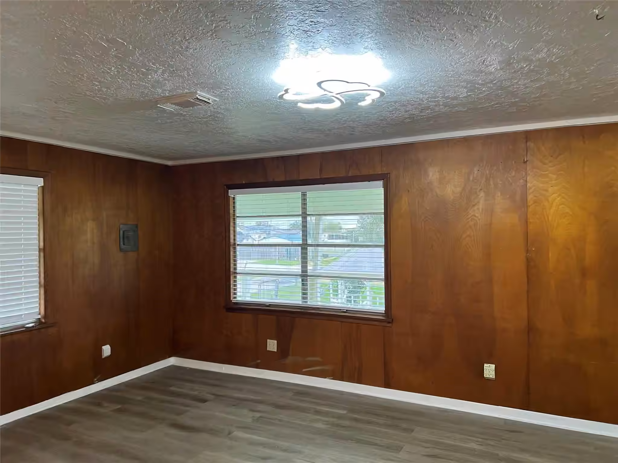 Photo 5 of 215 13th Street, San Leon, TX