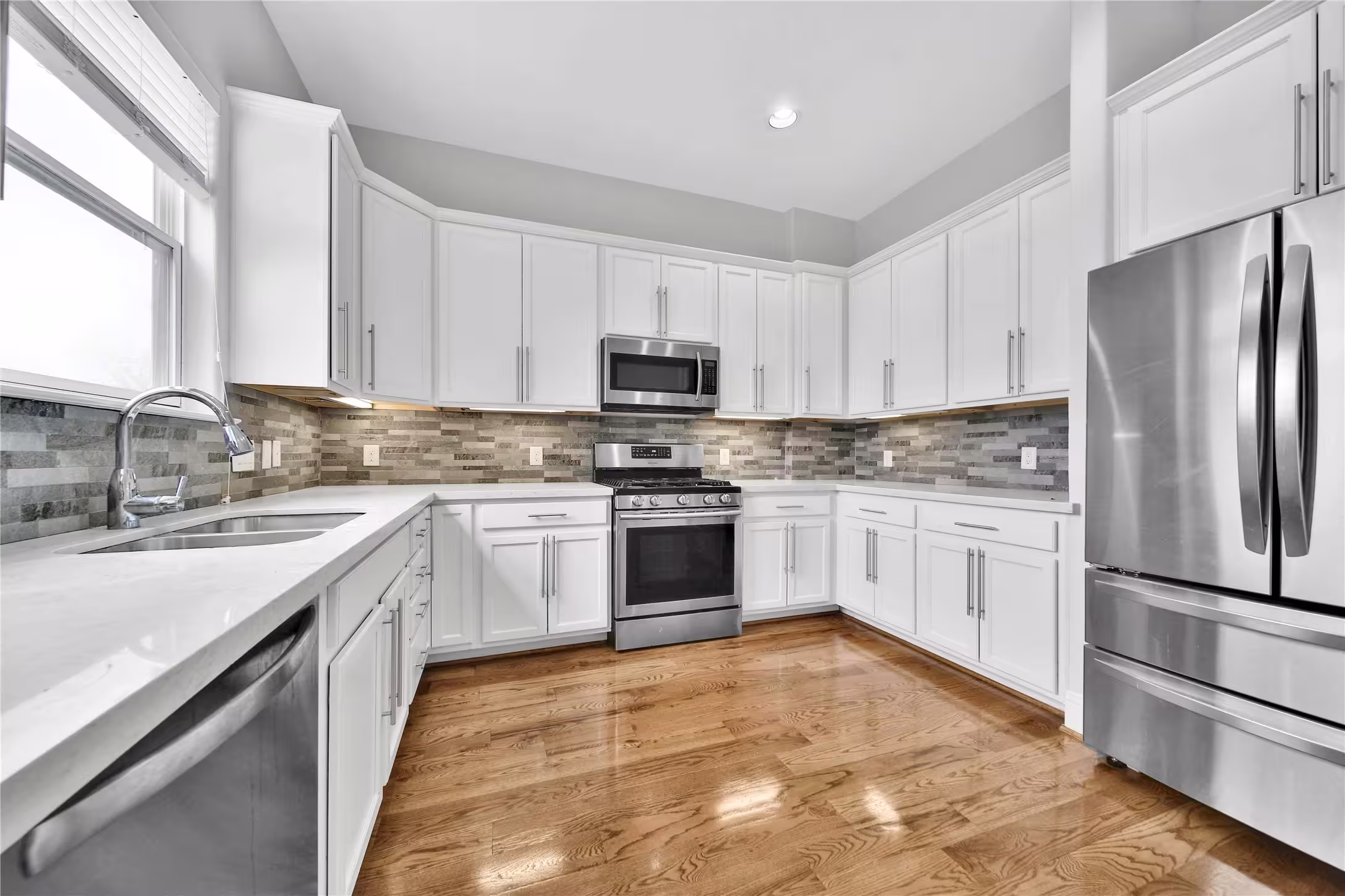 Photo 7 of 626 E 28th Street, Houston, TX