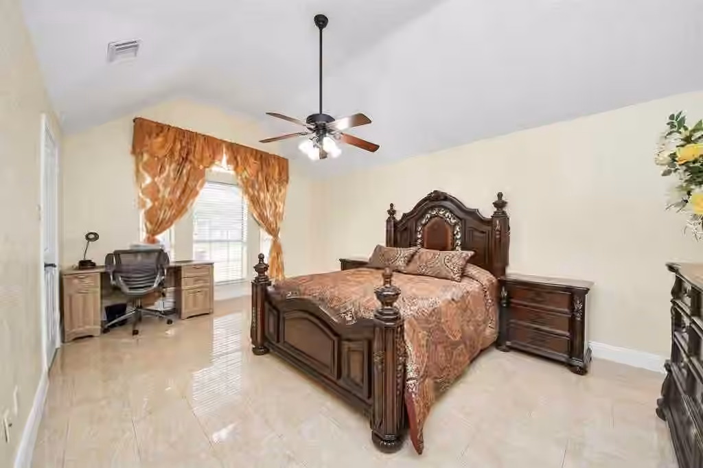 Photo 4 of 10422 Springland Court, Houston, TX
