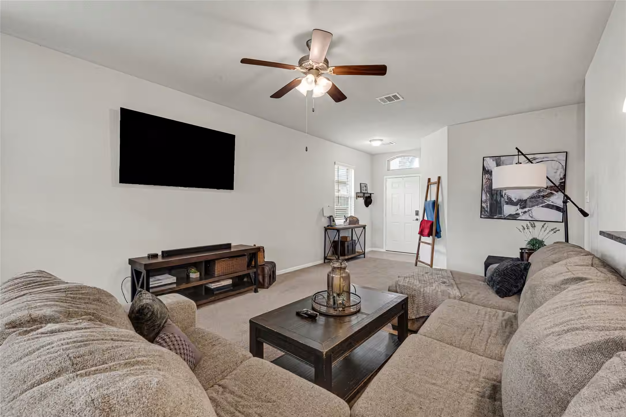 Photo 5 of 5318 Abbeville Court, Dickinson, TX