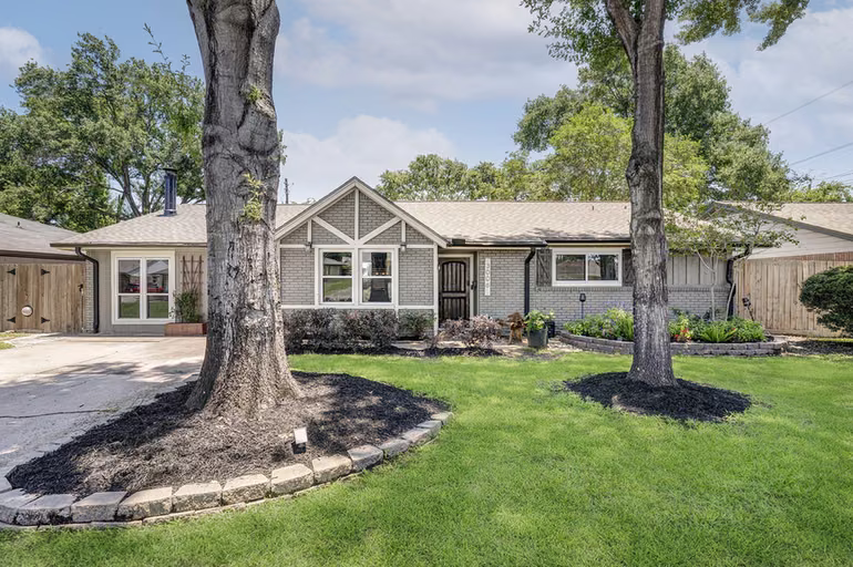 Photo 3 of 3006 Helberg Road, Houston, TX