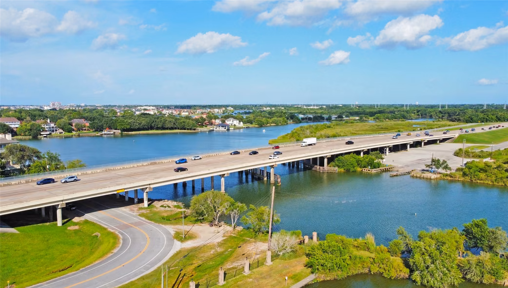 Photo of 18800 Egret Bay Boulevard 1201, Webster, TX