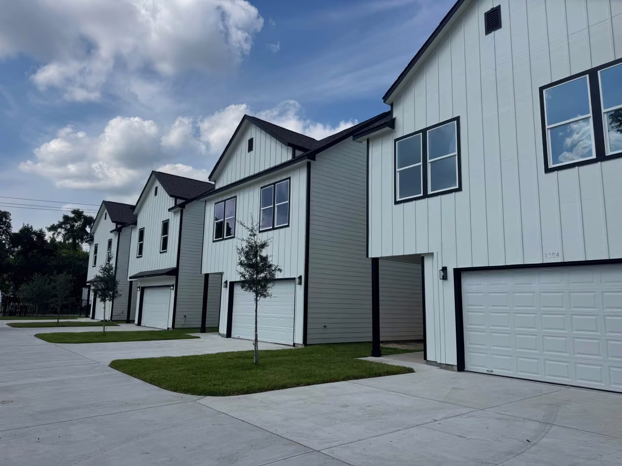 Photo 2 of 1304 Duff Lane, Houston, TX