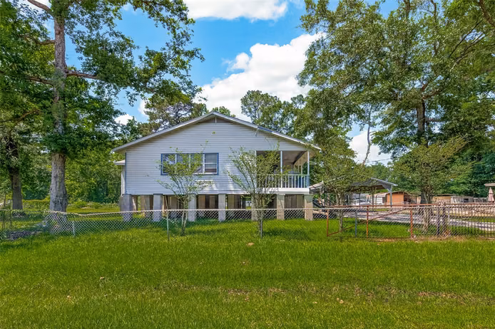 Photo 3 of 25080 Lakeshore Drive, Splendora, TX