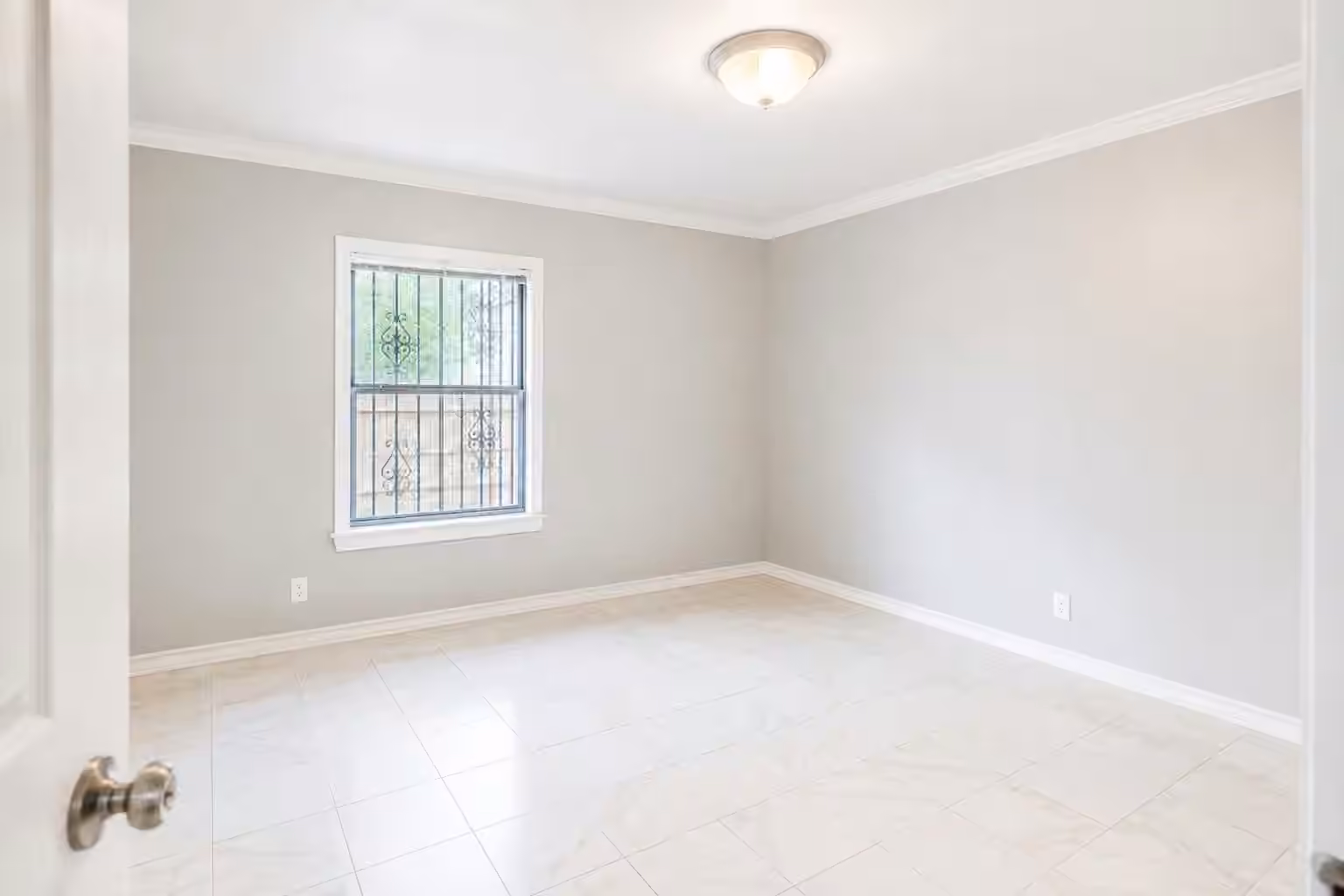 Photo 7 of 8923 Glen Shadow Drive, Houston, TX