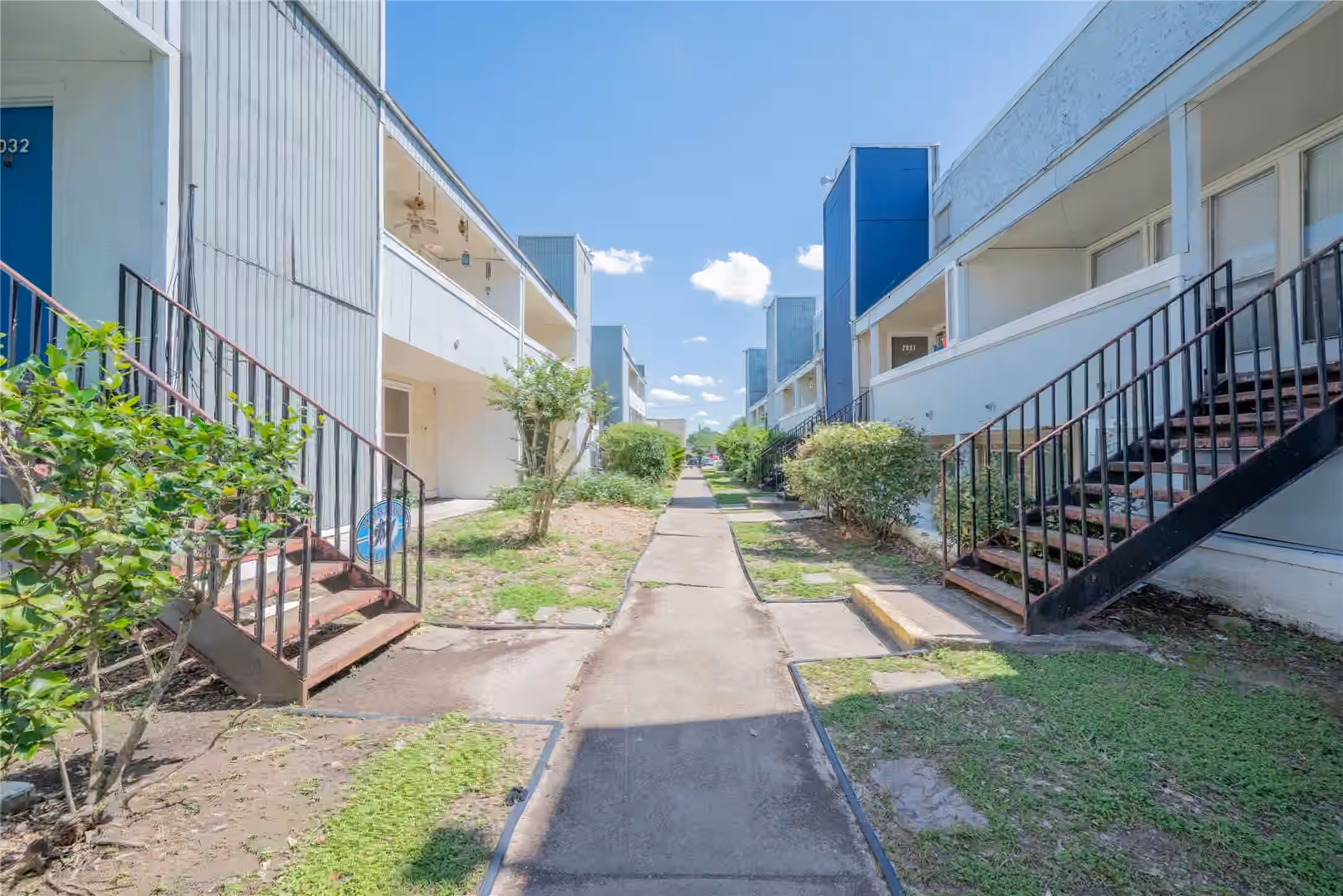 Photo 2 of 781 Country Place Drive 2052, Houston, TX