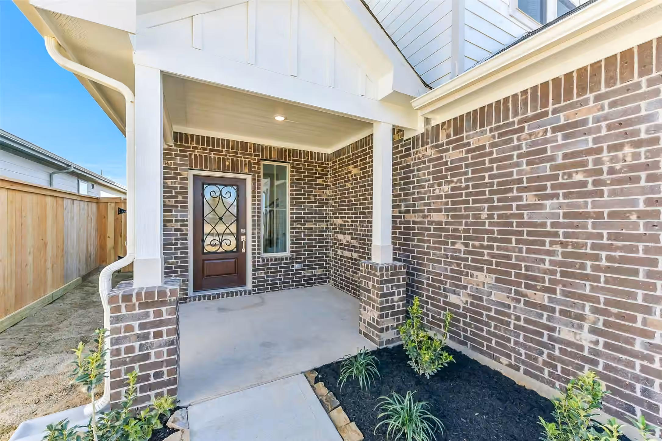 Photo 4 of 4229 Red Cedar Ring Lane, Pinehurst, TX