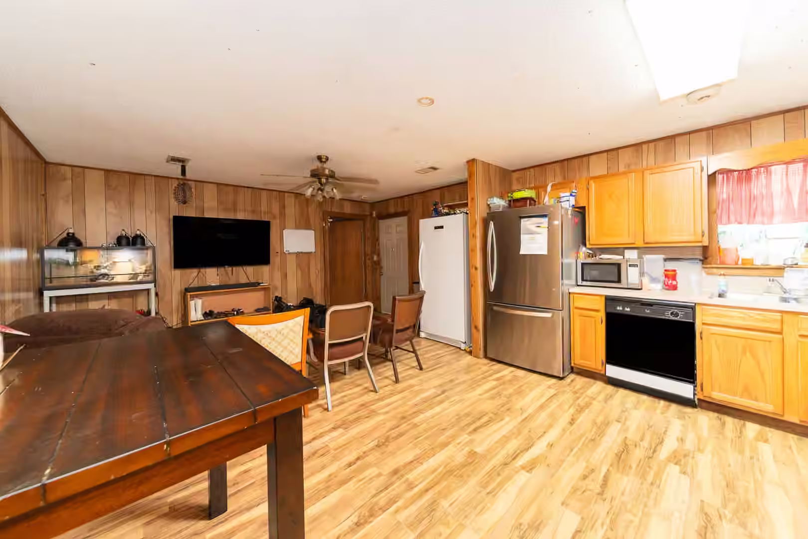 Photo 4 of 5802 Sheppard Road, Baytown, TX